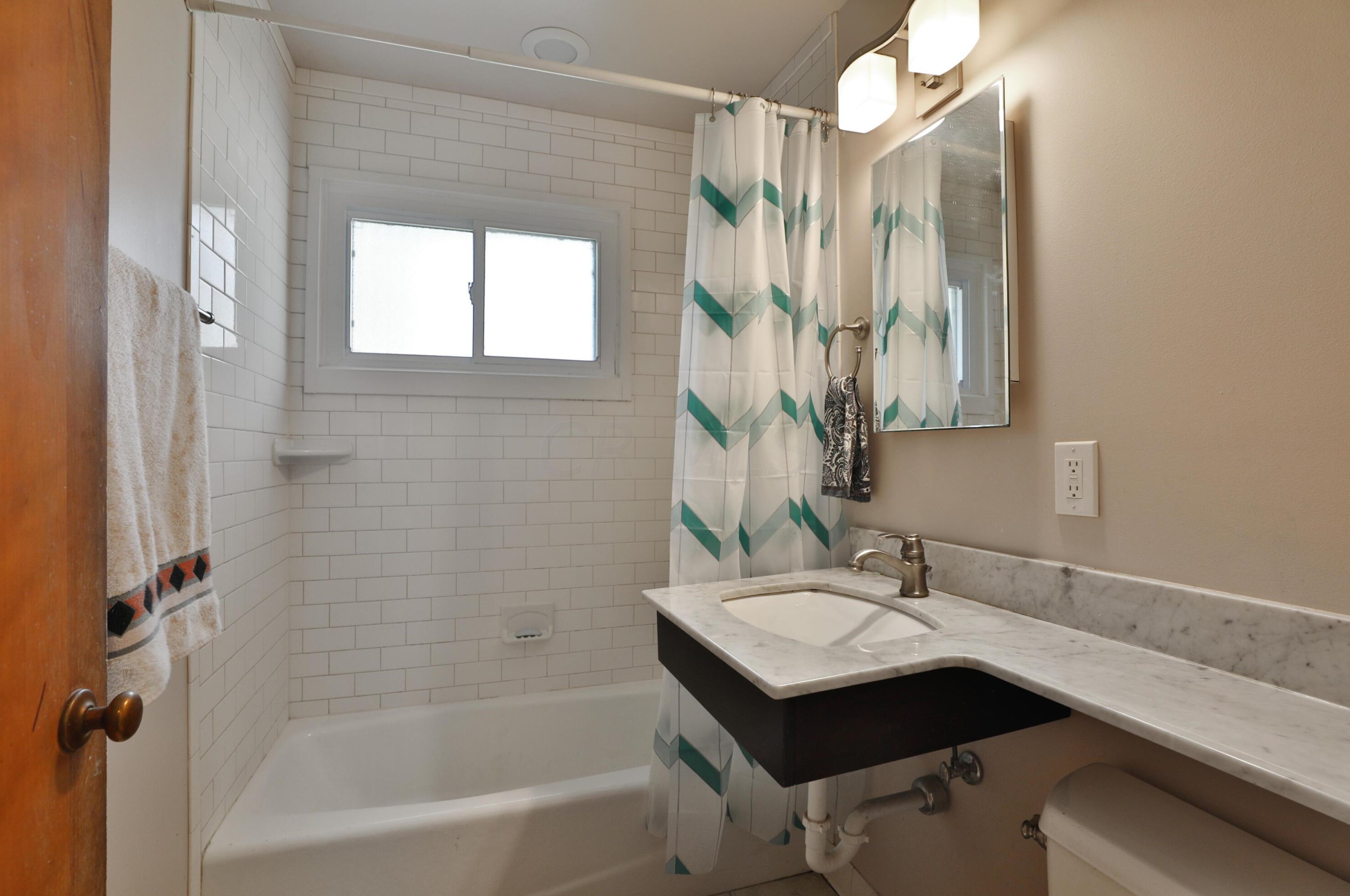 2211 Edgevale Rd, Columbus OH 43221-1109 exterior