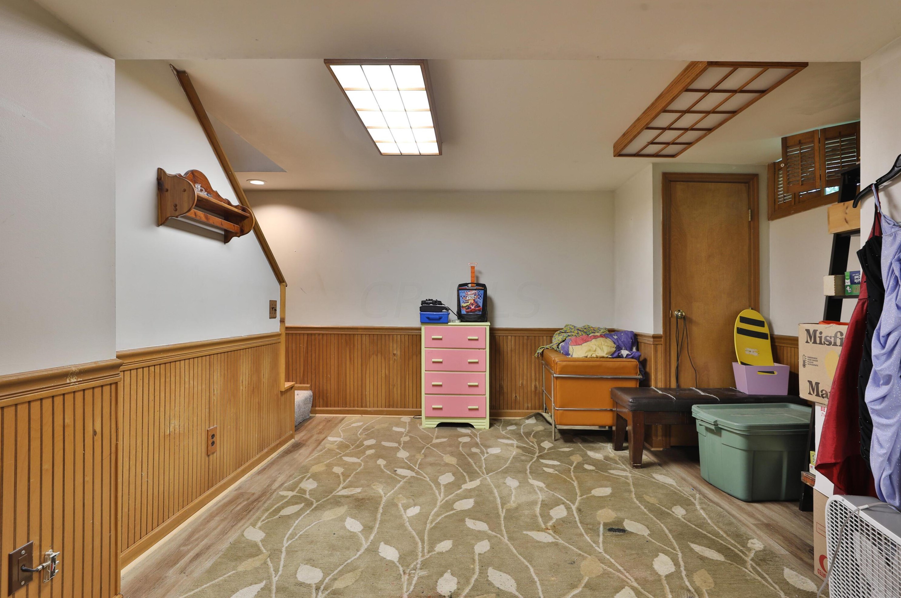 2211 Edgevale Rd, Columbus OH 43221-1109 exterior