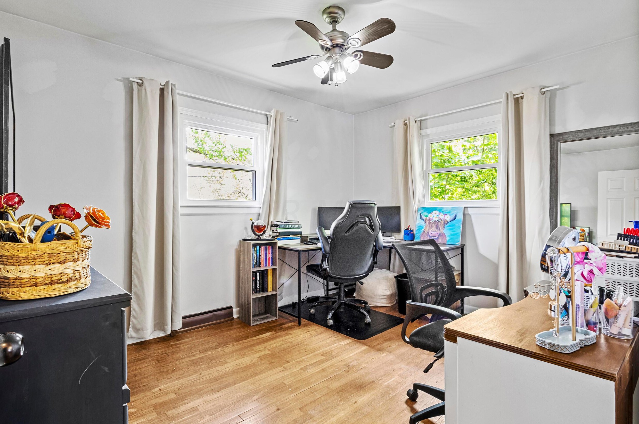 166 Buena Vis Ave, Columbus OH 43228-6122 exterior