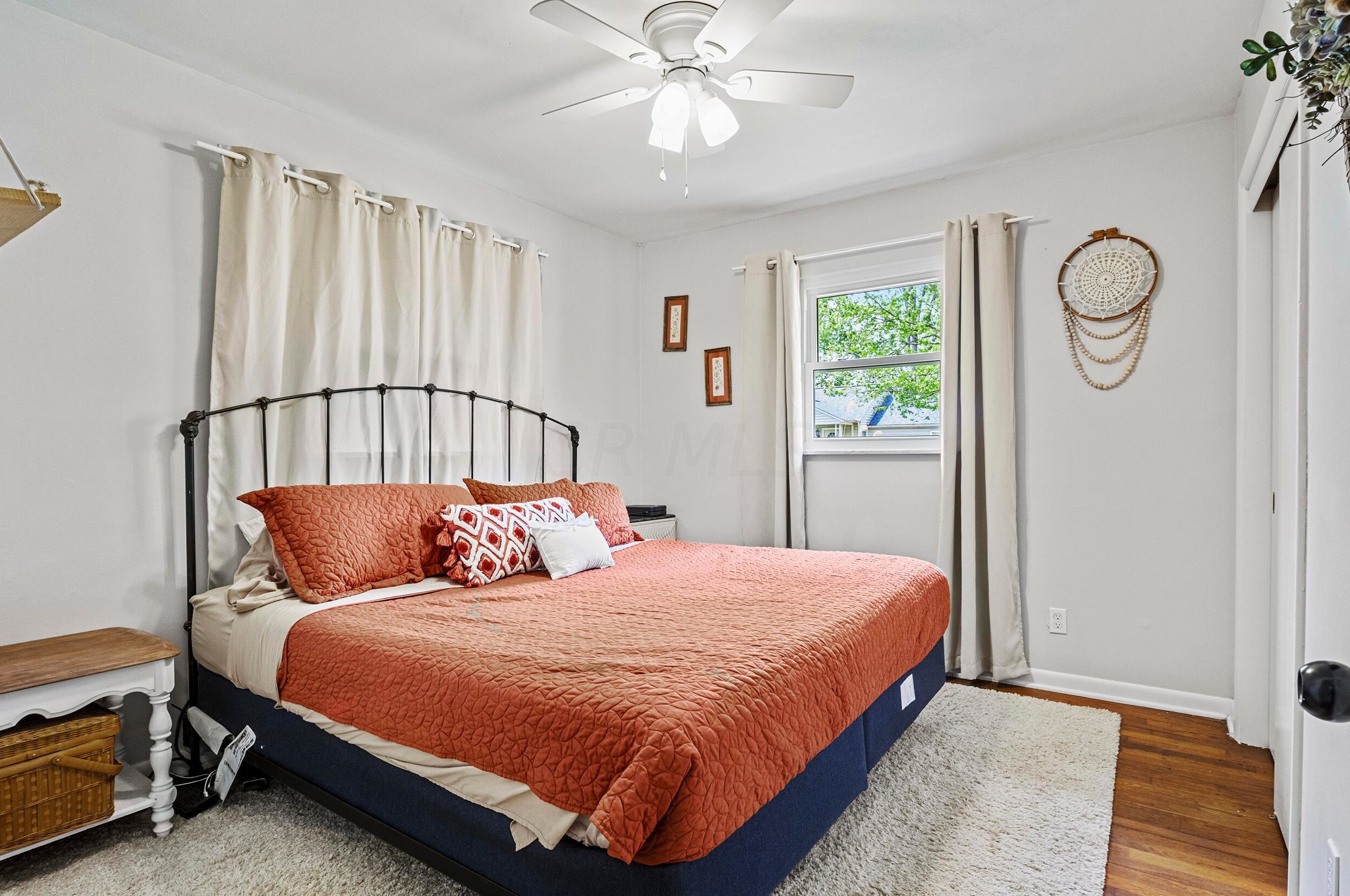 166 Buena Vis Ave, Columbus OH 43228-6122 exterior