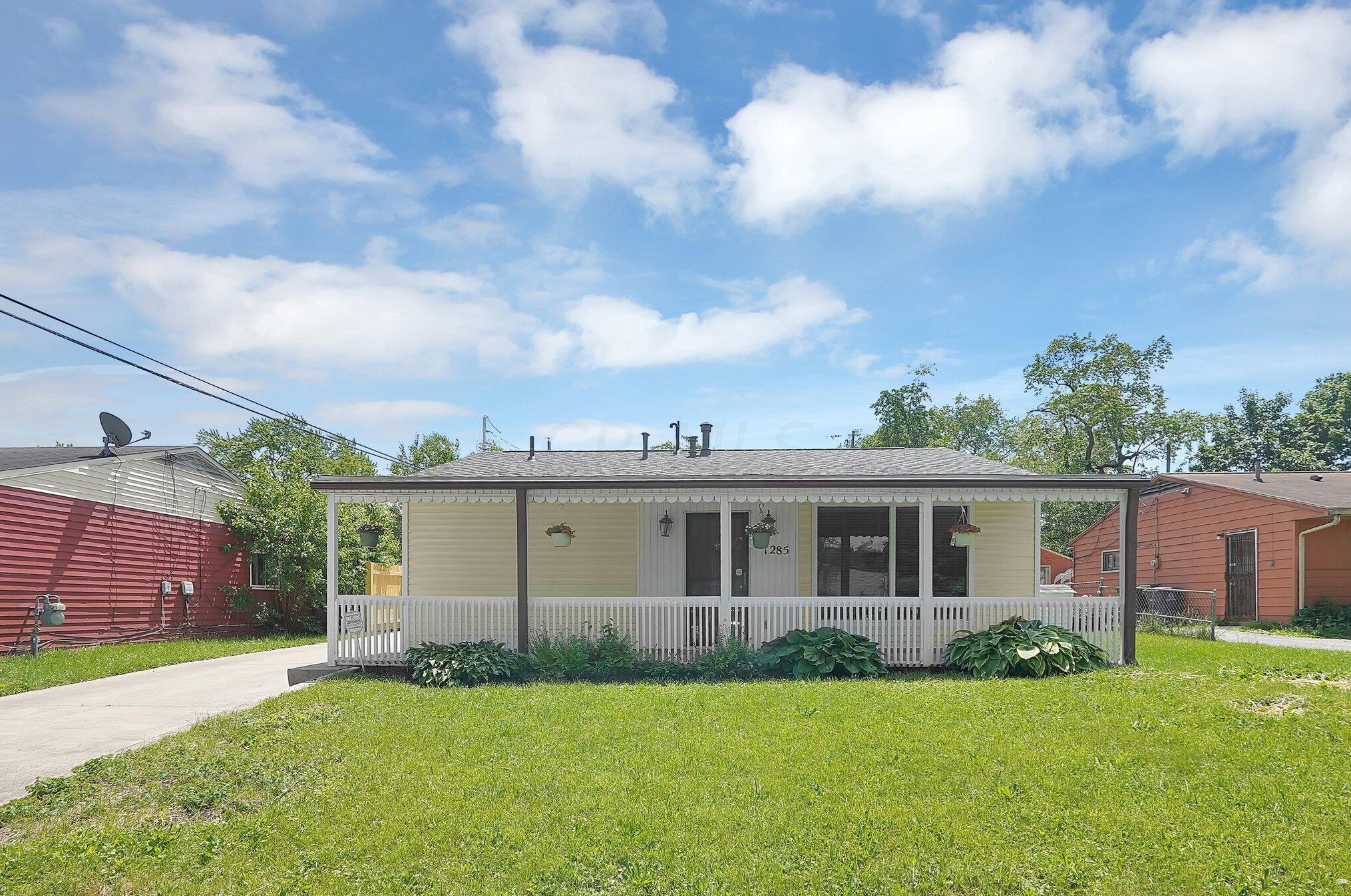 1285 Southfield Dr, Columbus, OH 43207-3235