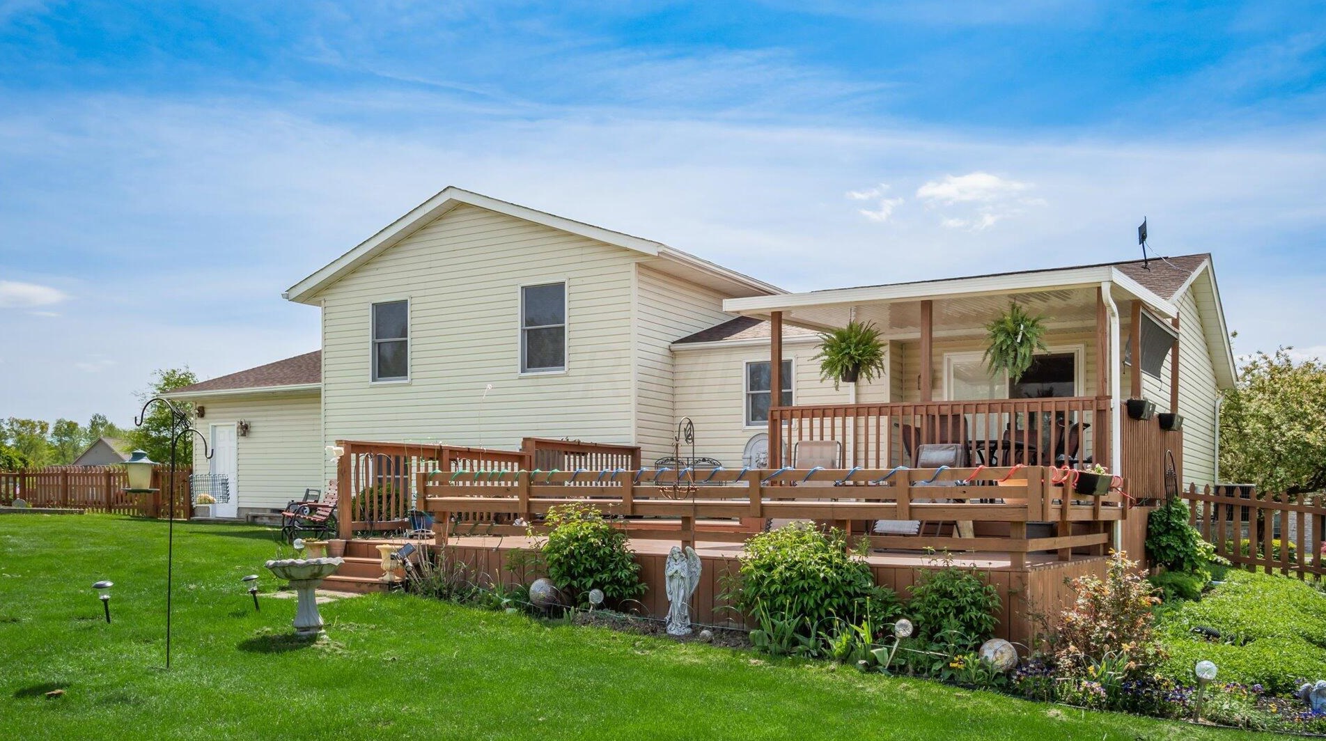 313 Hickory Way, Thornville, OH 43076-8003