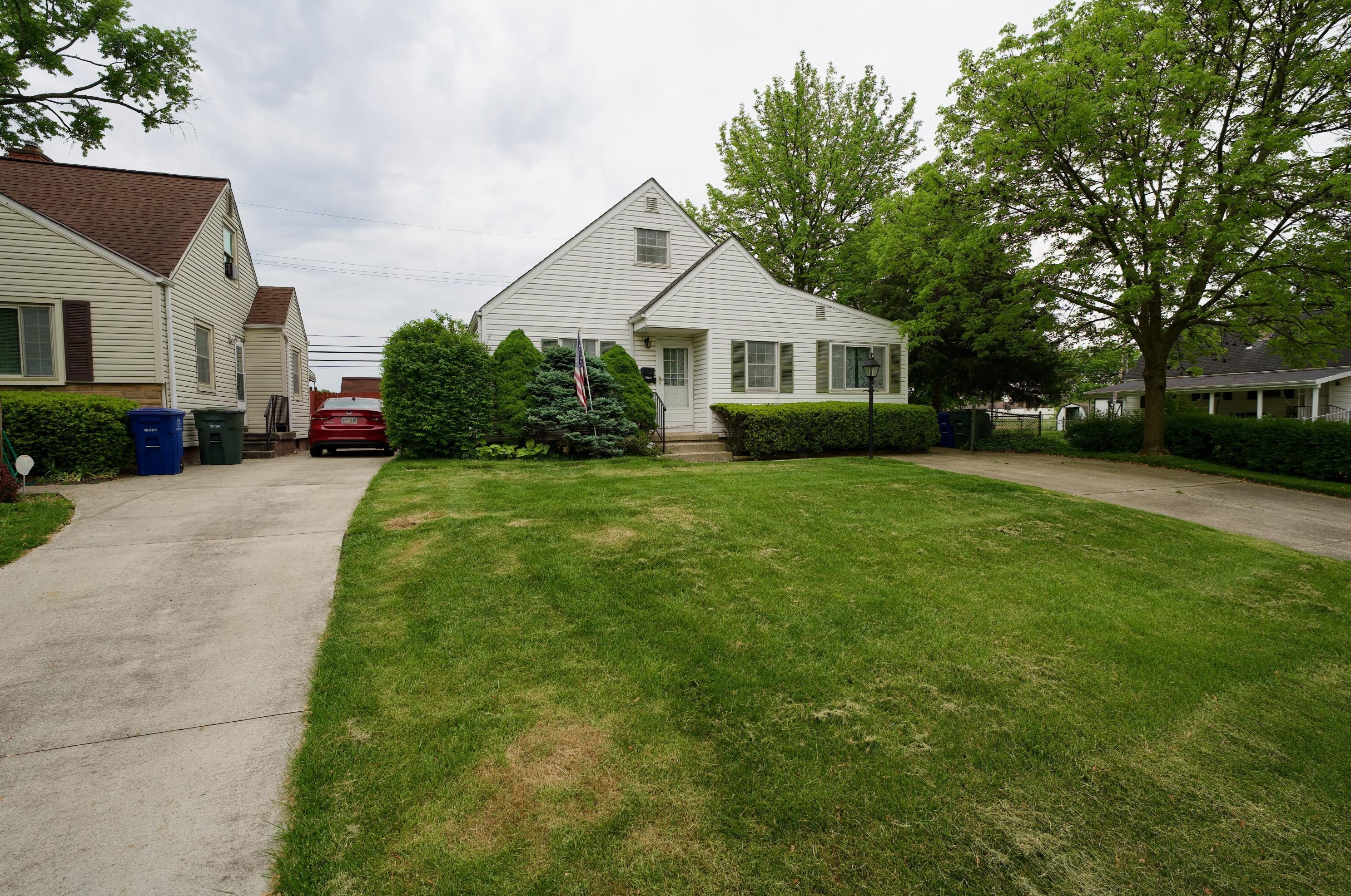 3310 Walmar Dr, Columbus, OH 43224-3543
