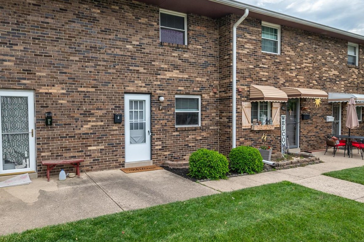 1250 W Woodbrook Circle #unit F, Columbus, OH 43223