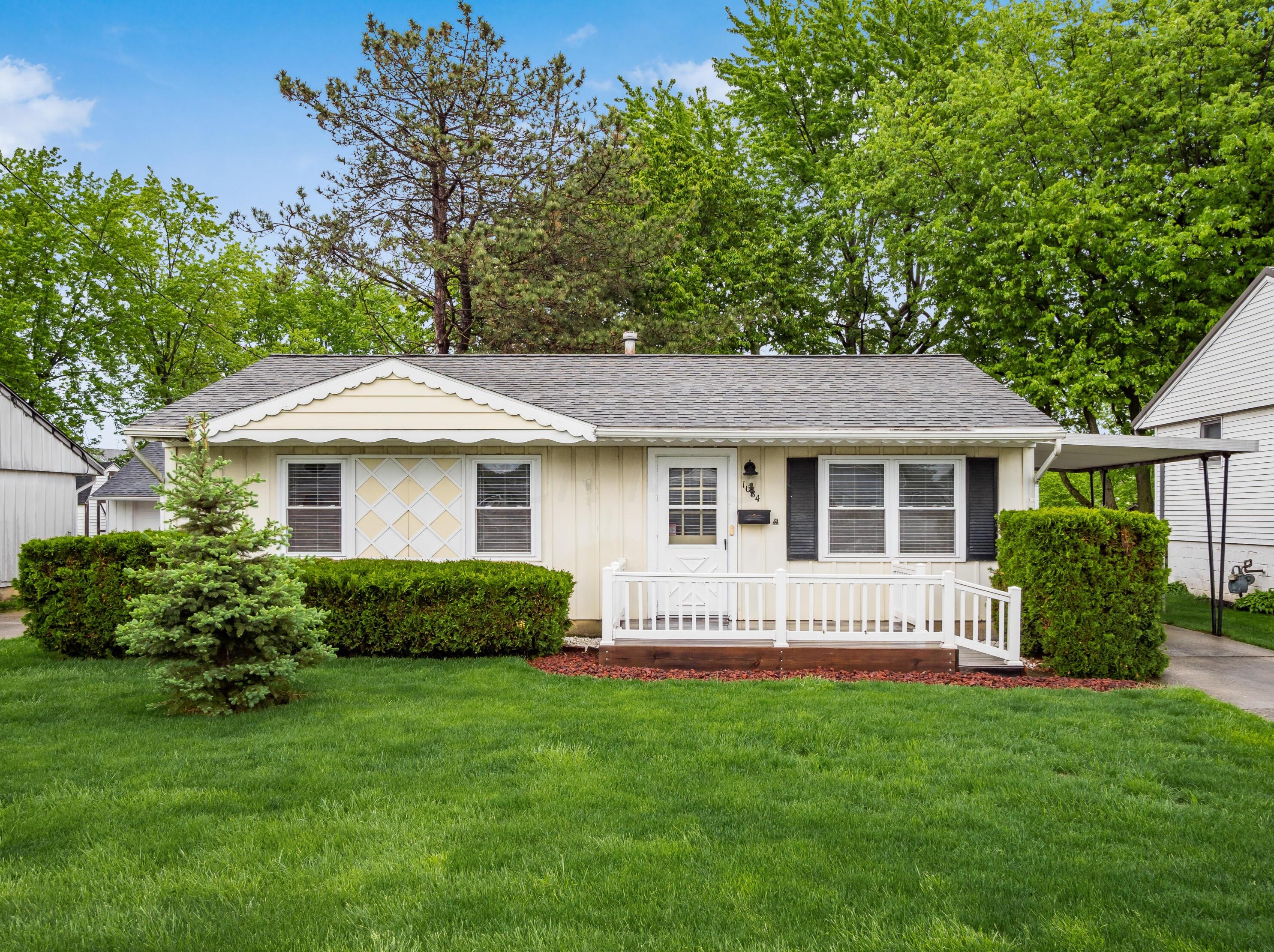 1084 Bahama Dr, Marion, OH 43302