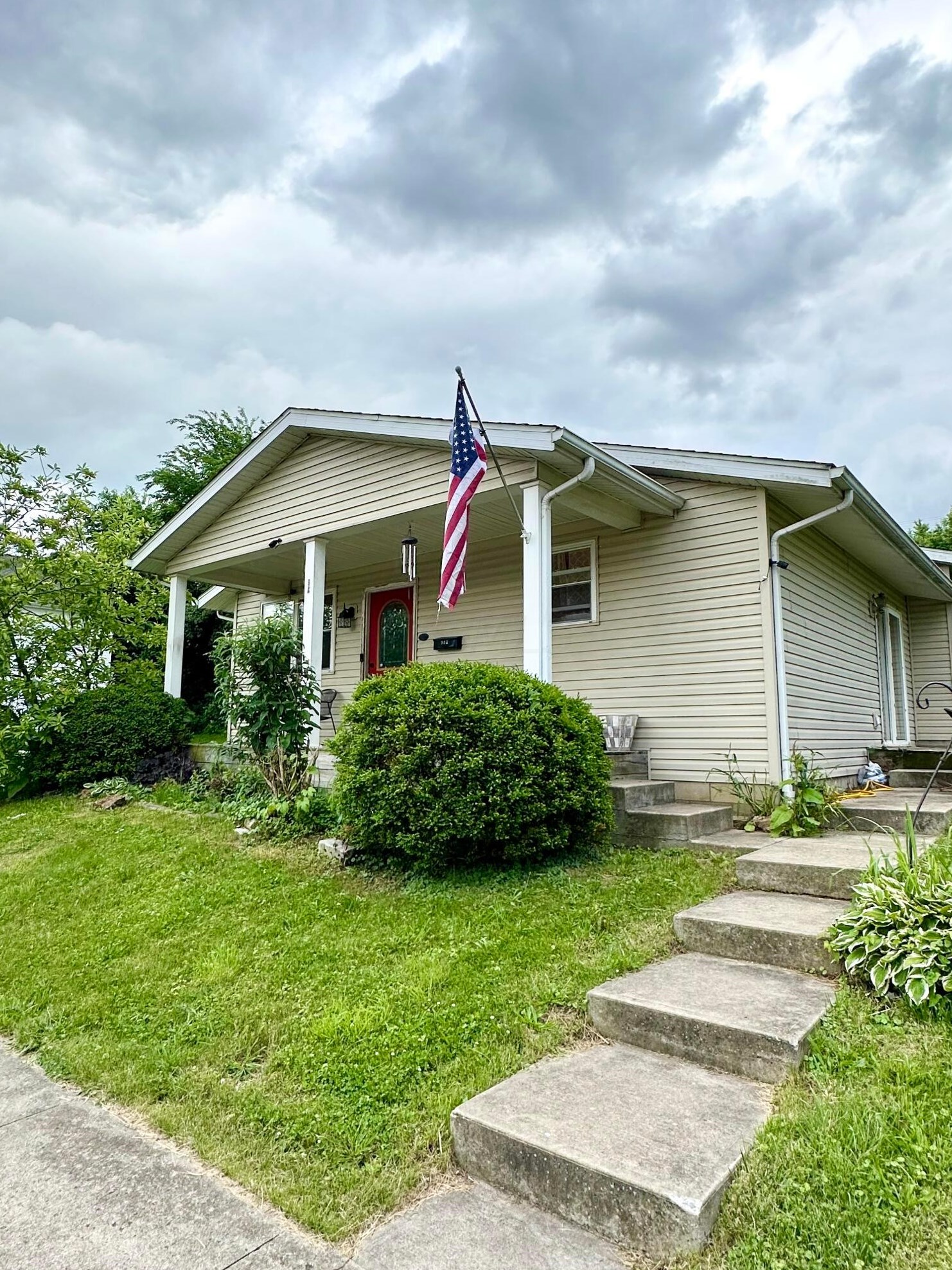 982 Greenwood Ave, Zanesville, OH 43701