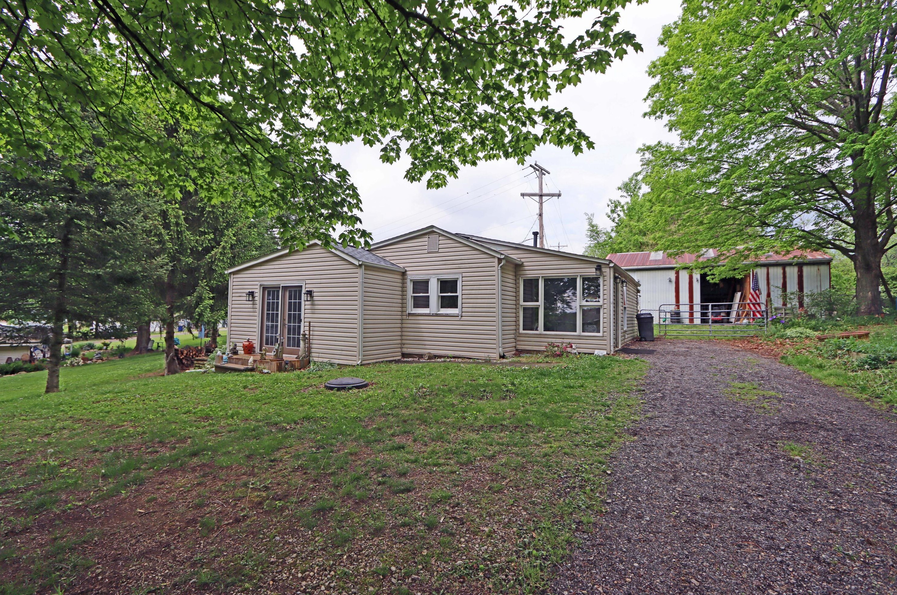 431 Edgewater Beach Blvd, Thornville, OH 43076-9613