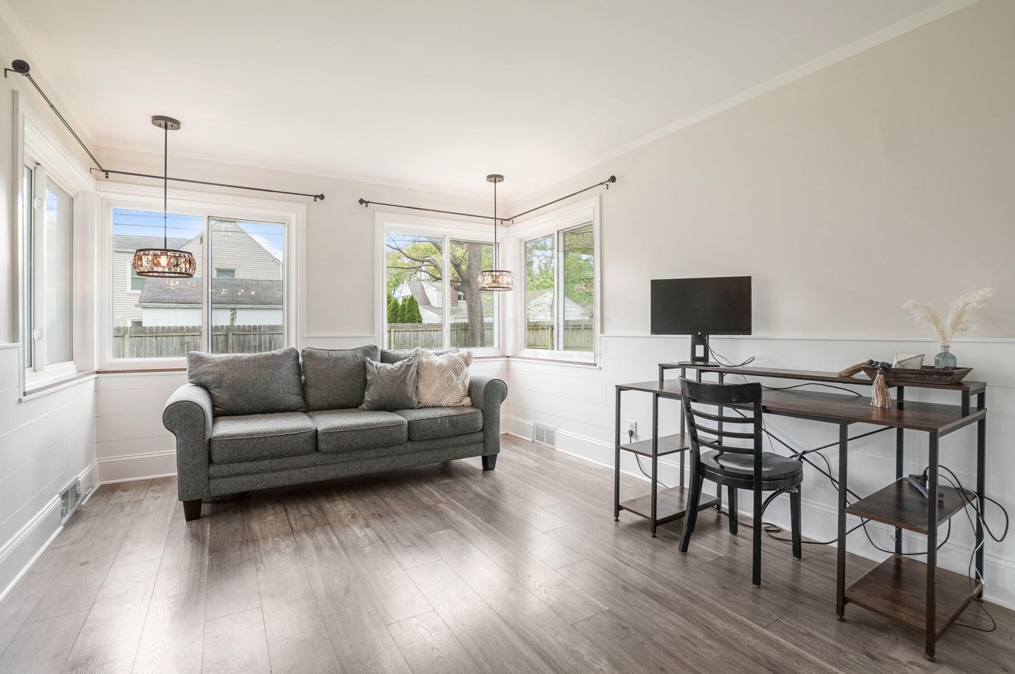 184 Merkle Rd, Columbus OH 43209-1555 exterior