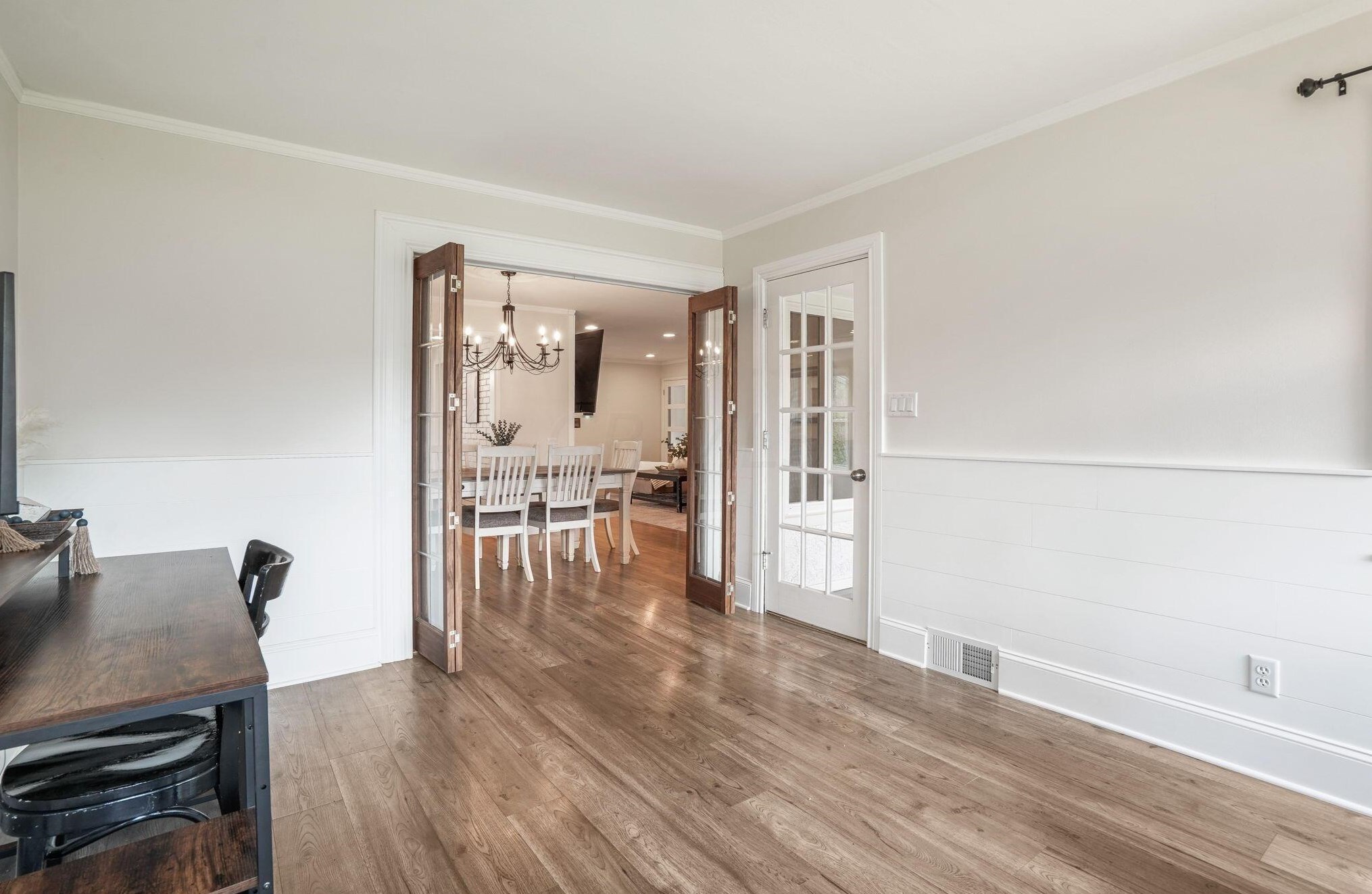 184 Merkle Rd, Columbus OH 43209-1555 exterior