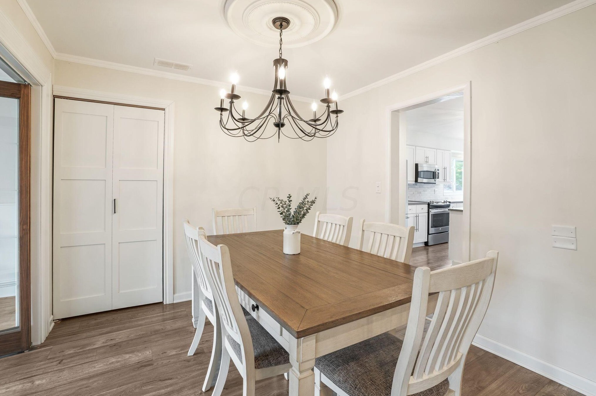 184 Merkle Rd, Columbus OH 43209-1555 exterior