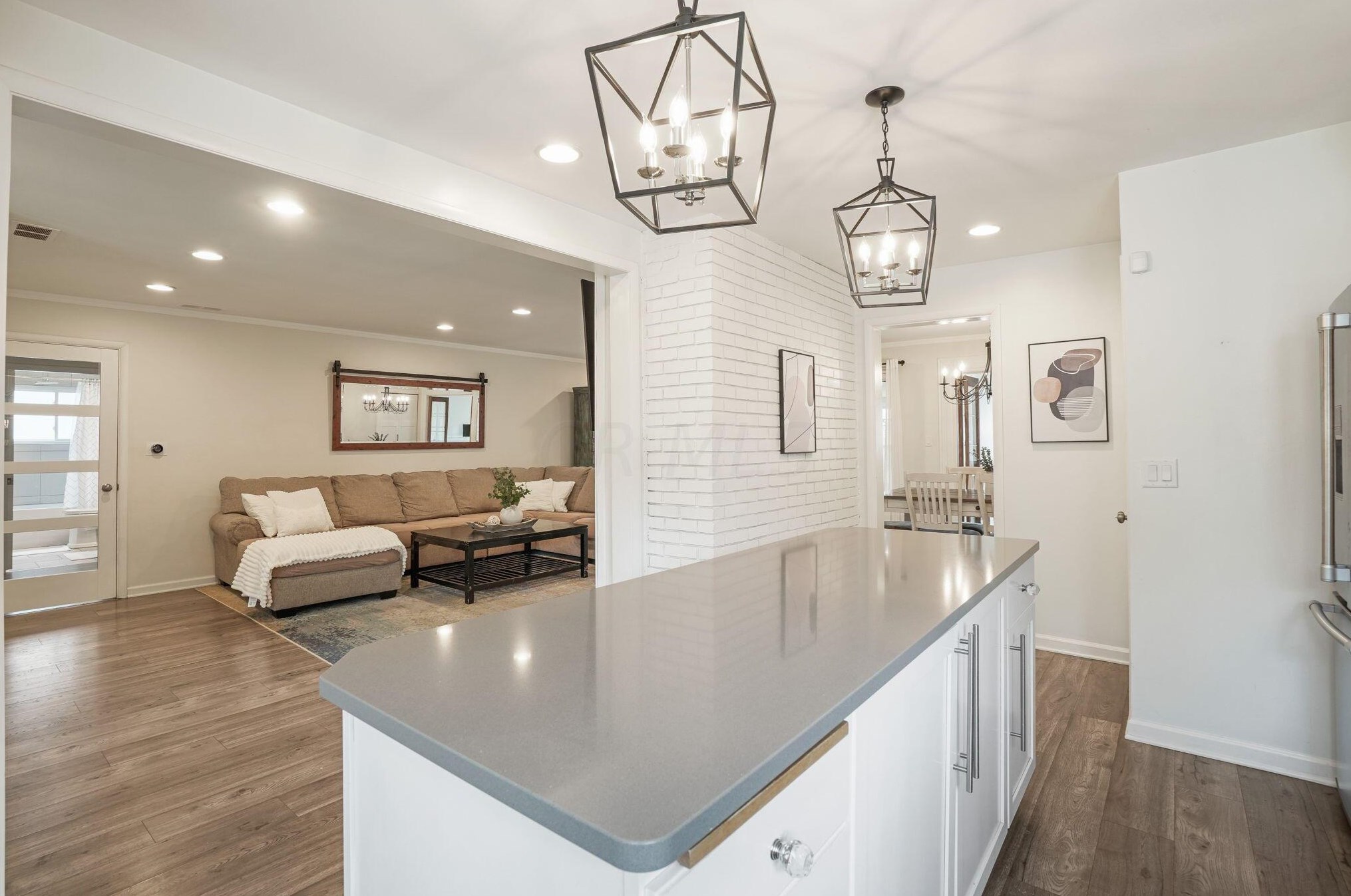 184 Merkle Rd, Columbus OH 43209-1555 exterior