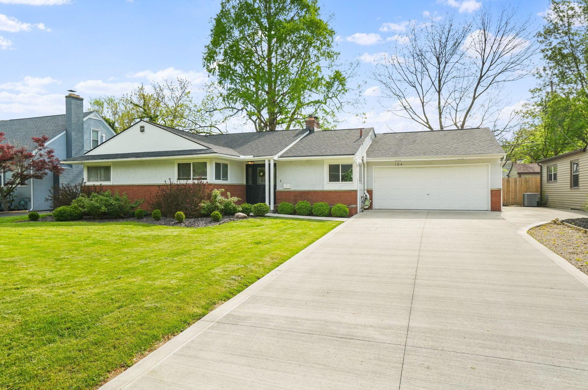 184 Merkle Rd, Columbus, OH 43209-1554