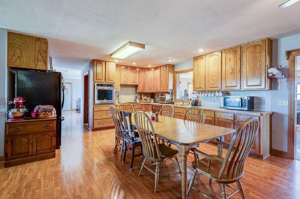 5090 Columbus Rd, Centerburg, OH 43011