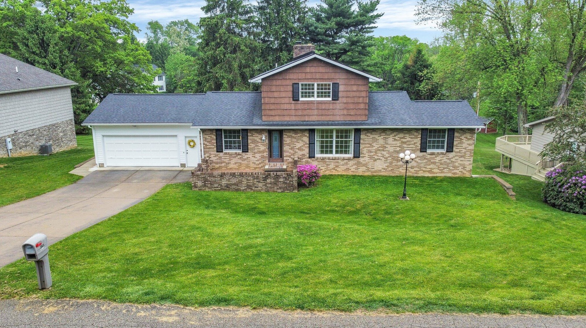 2805 Coldspring Rd, Zanesville, OH 43701