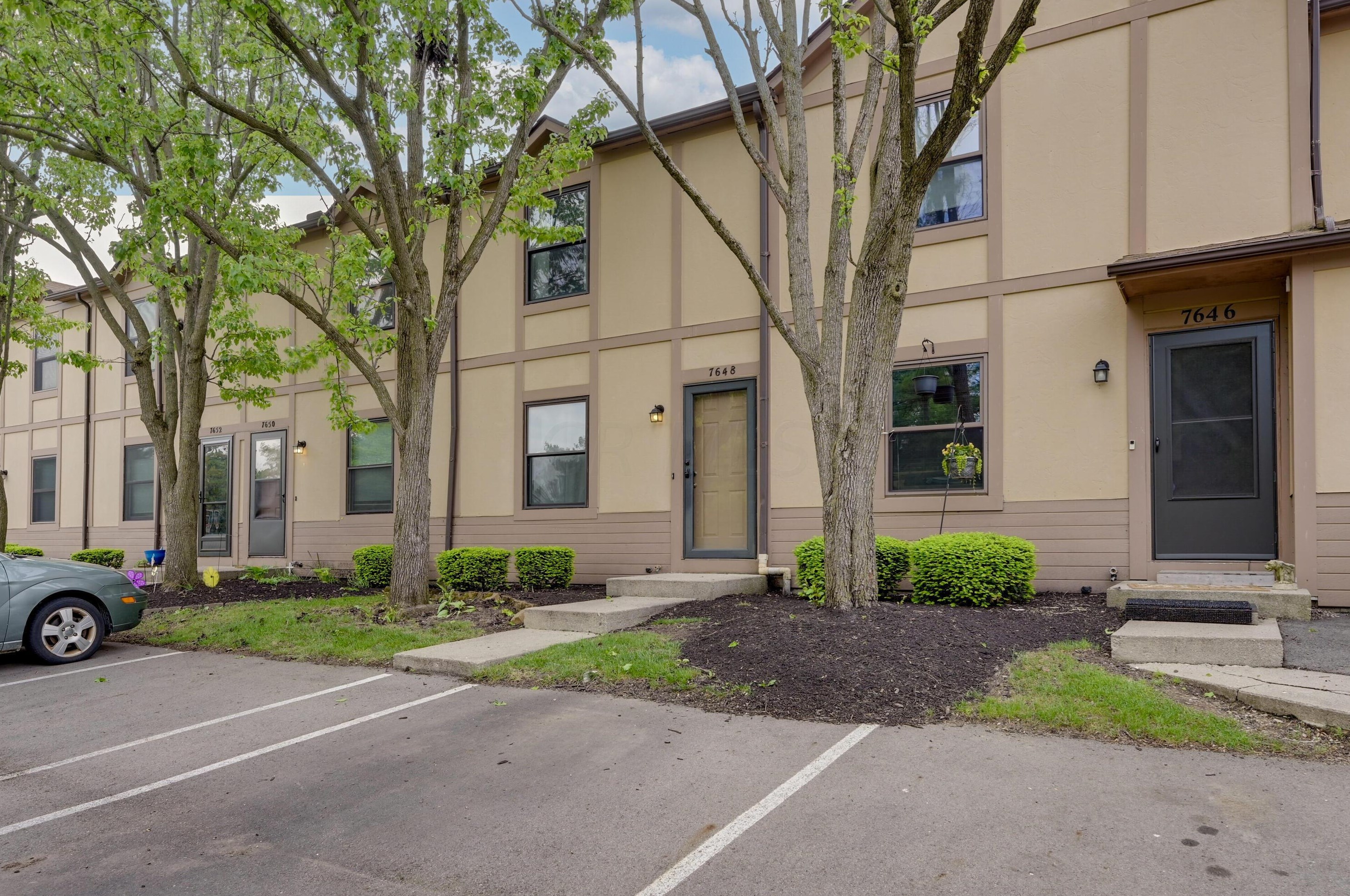 7648 Alta View Blvd #99, Sharon Township, OH 43085