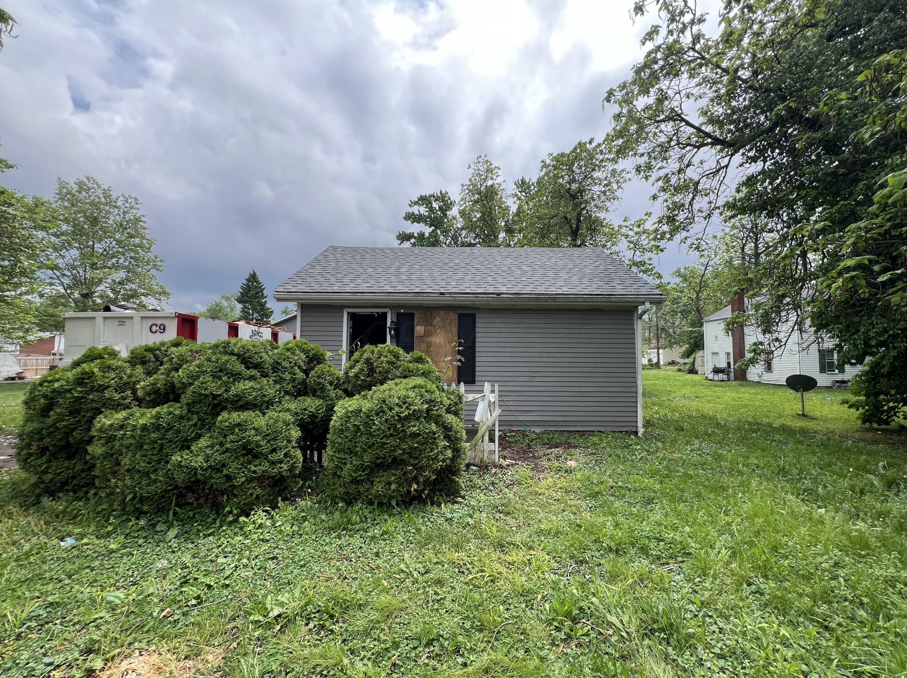 2161 Lamont Ave, Columbus, OH 43224-2951