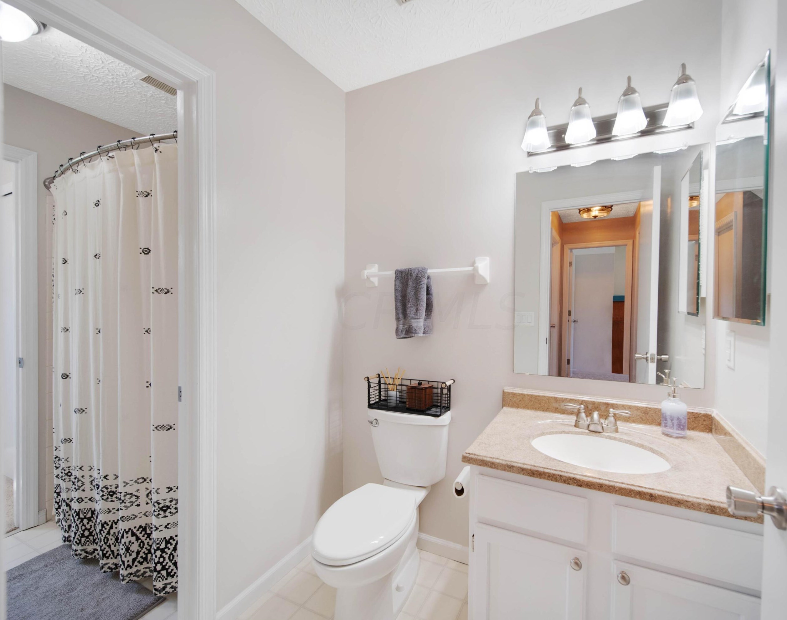 5931 Buechler Bnd, Columbus OH  43228-8803 exterior