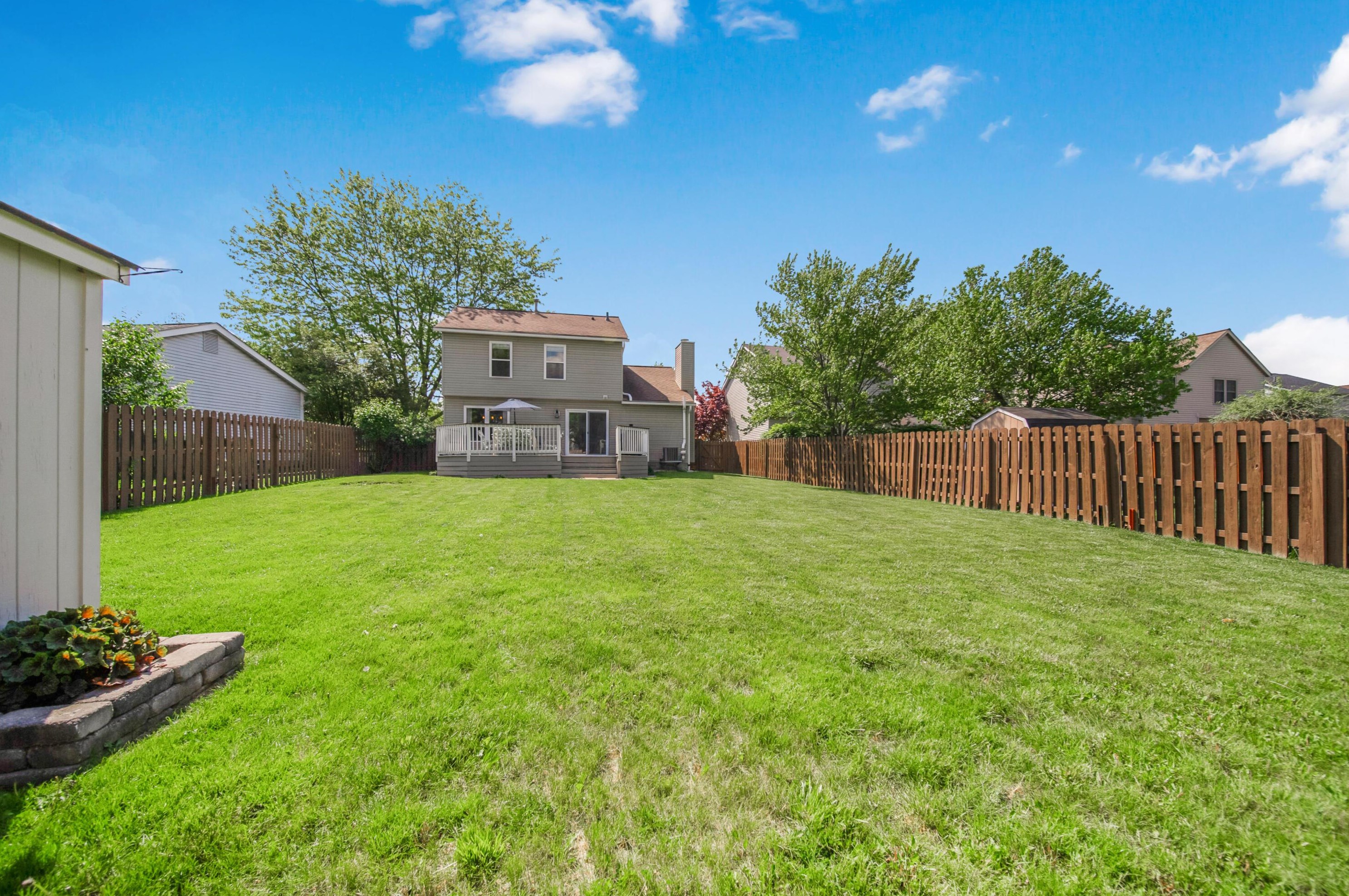 5931 Buechler Bnd, Columbus OH  43228-8803 exterior