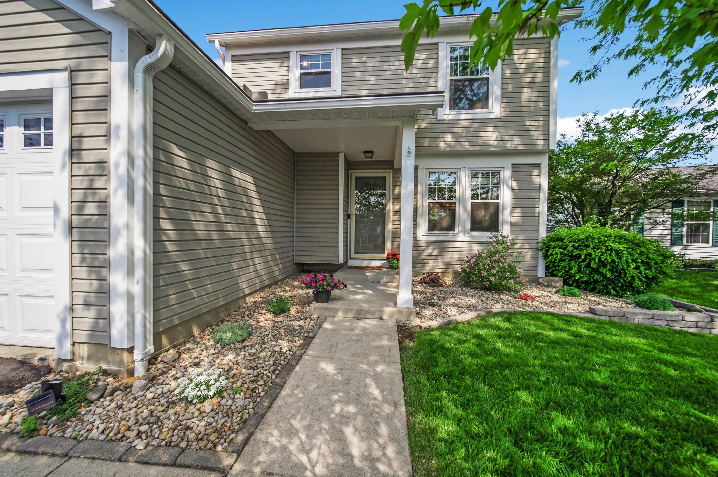 5931 Buechler Bnd, Columbus OH  43228-8803 exterior