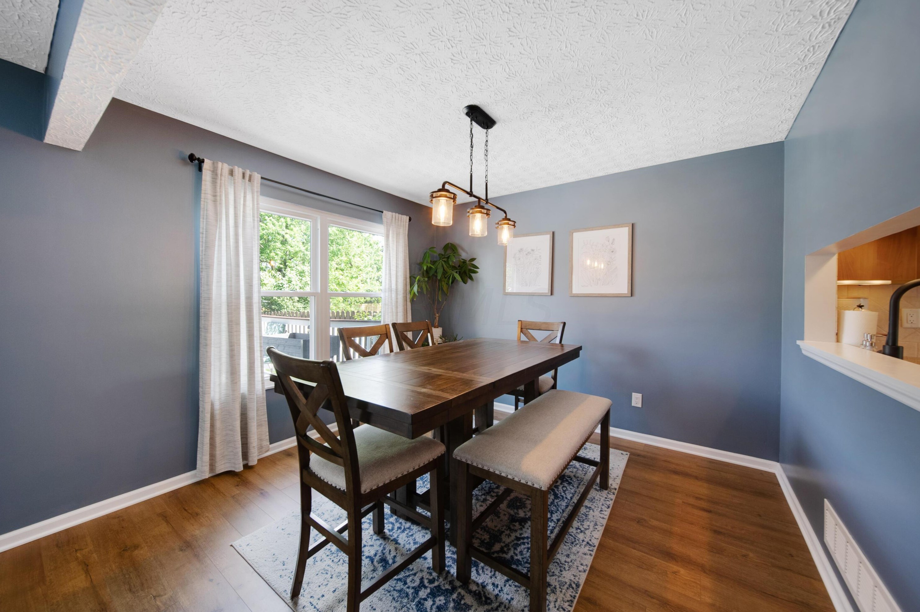 5931 Buechler Bnd, Columbus OH  43228-8803 exterior