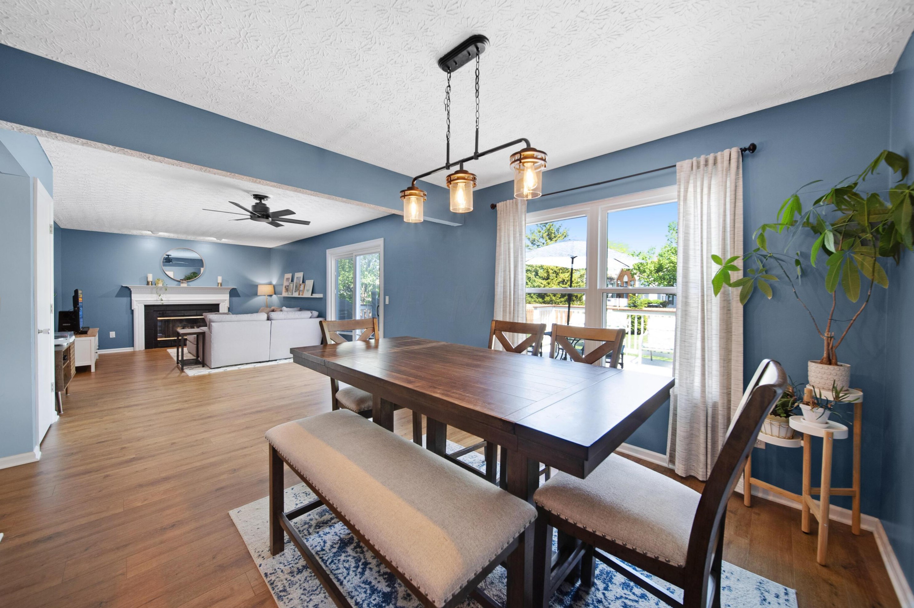 5931 Buechler Bnd, Columbus OH  43228-8803 exterior