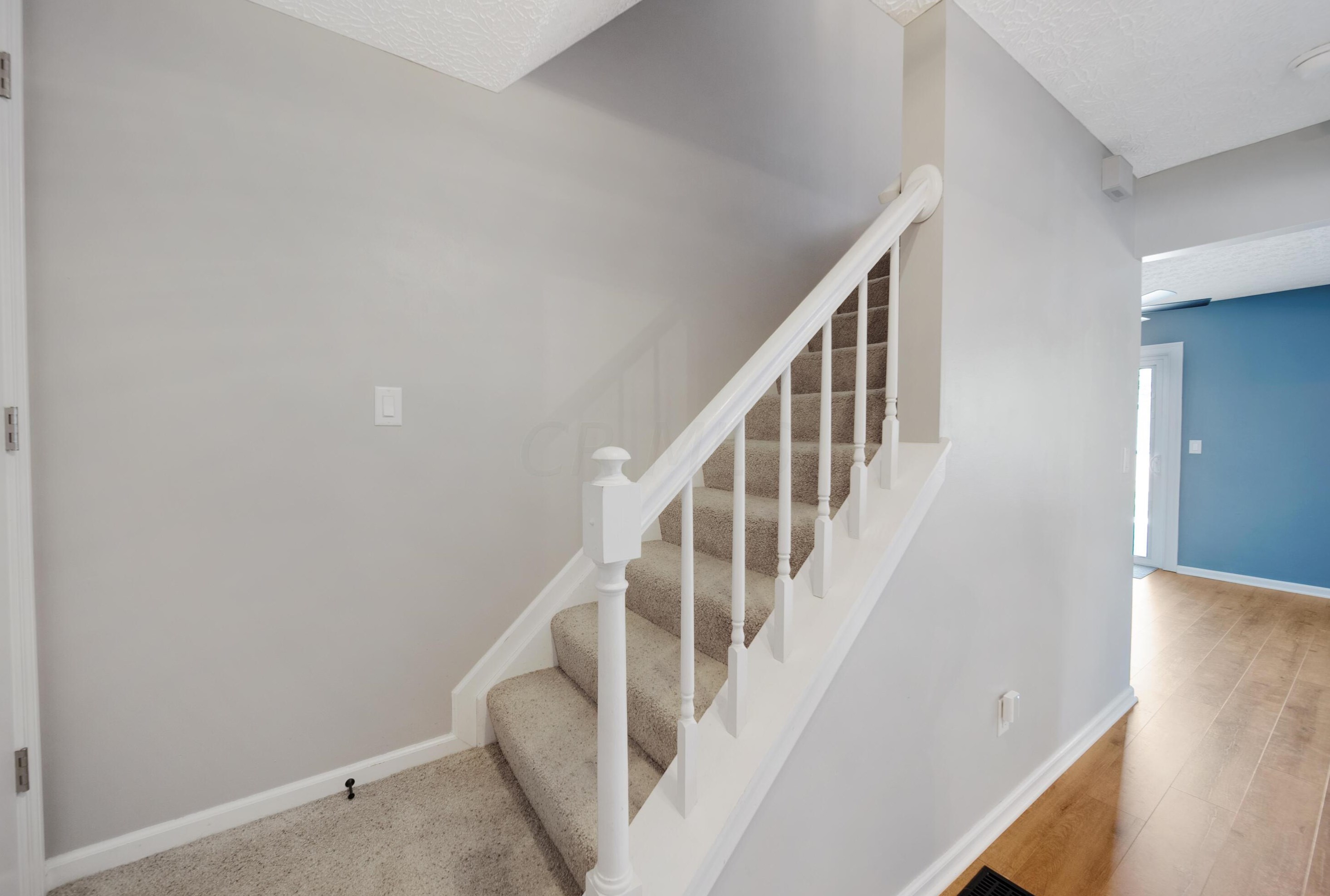 5931 Buechler Bnd, Columbus OH  43228-8803 exterior