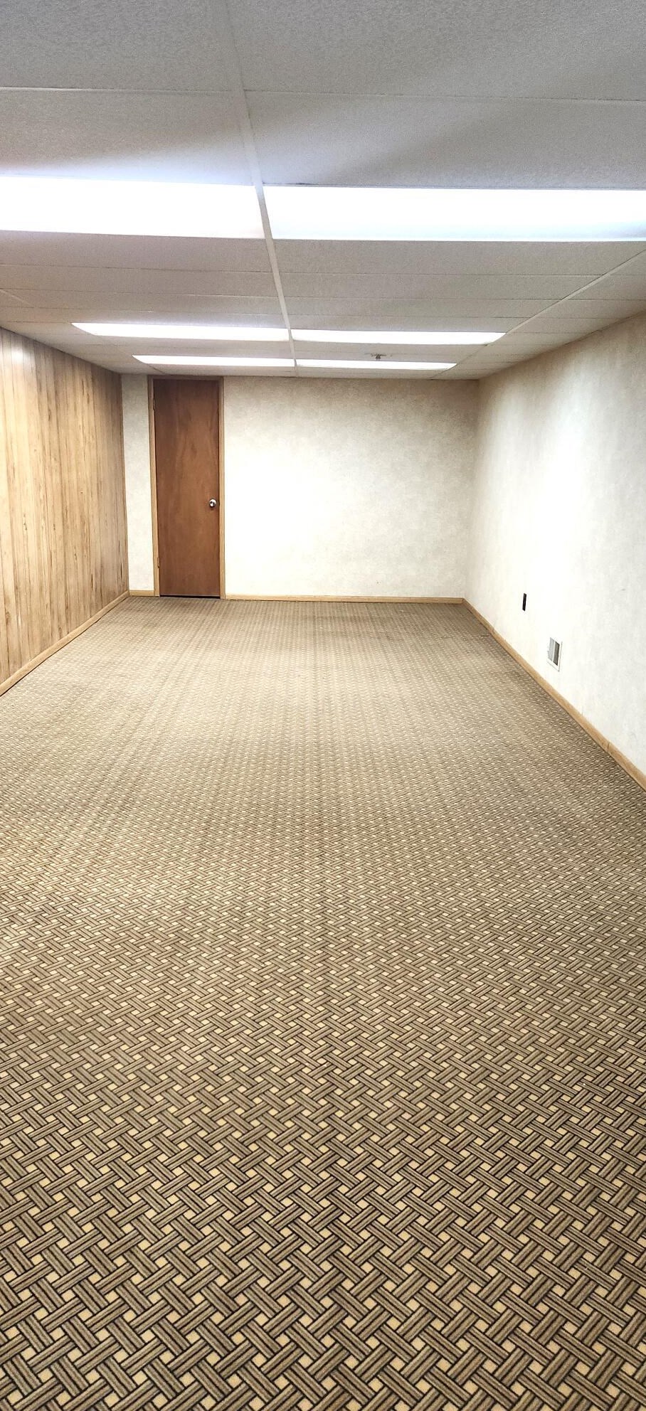 392 Mayflower Blvd, Columbus OH 43213-2366 exterior