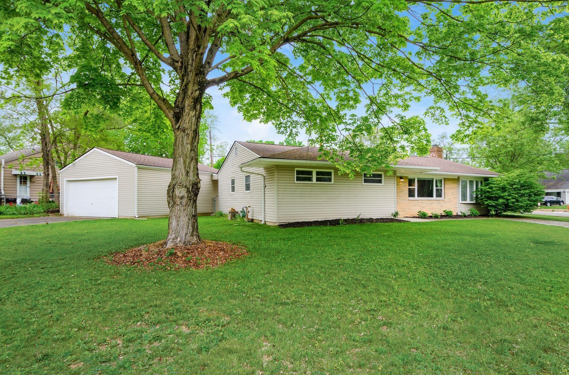 859 Bricker Blvd, Columbus, OH 43221-1683
