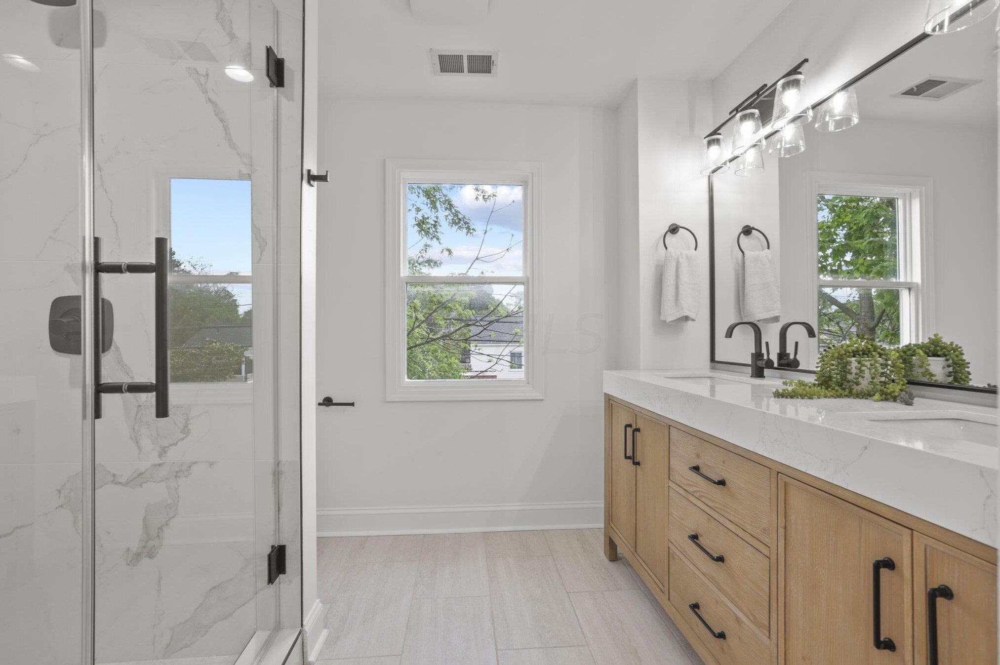 2056 Jervis Rd, Columbus OH  43221-2728 exterior