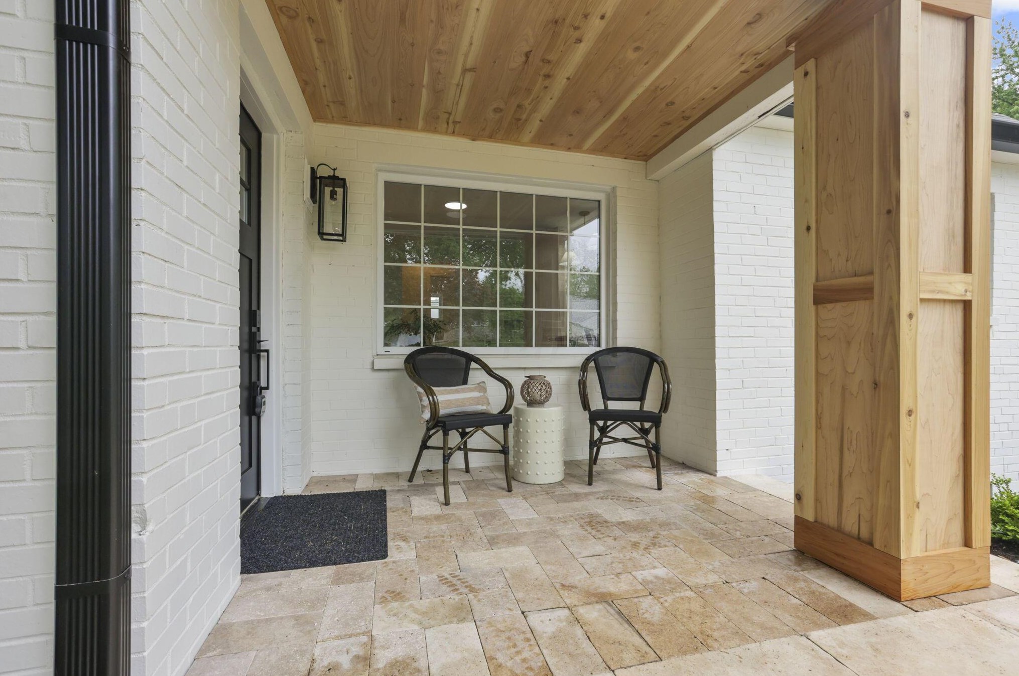 2056 Jervis Rd, Columbus OH  43221-2728 exterior