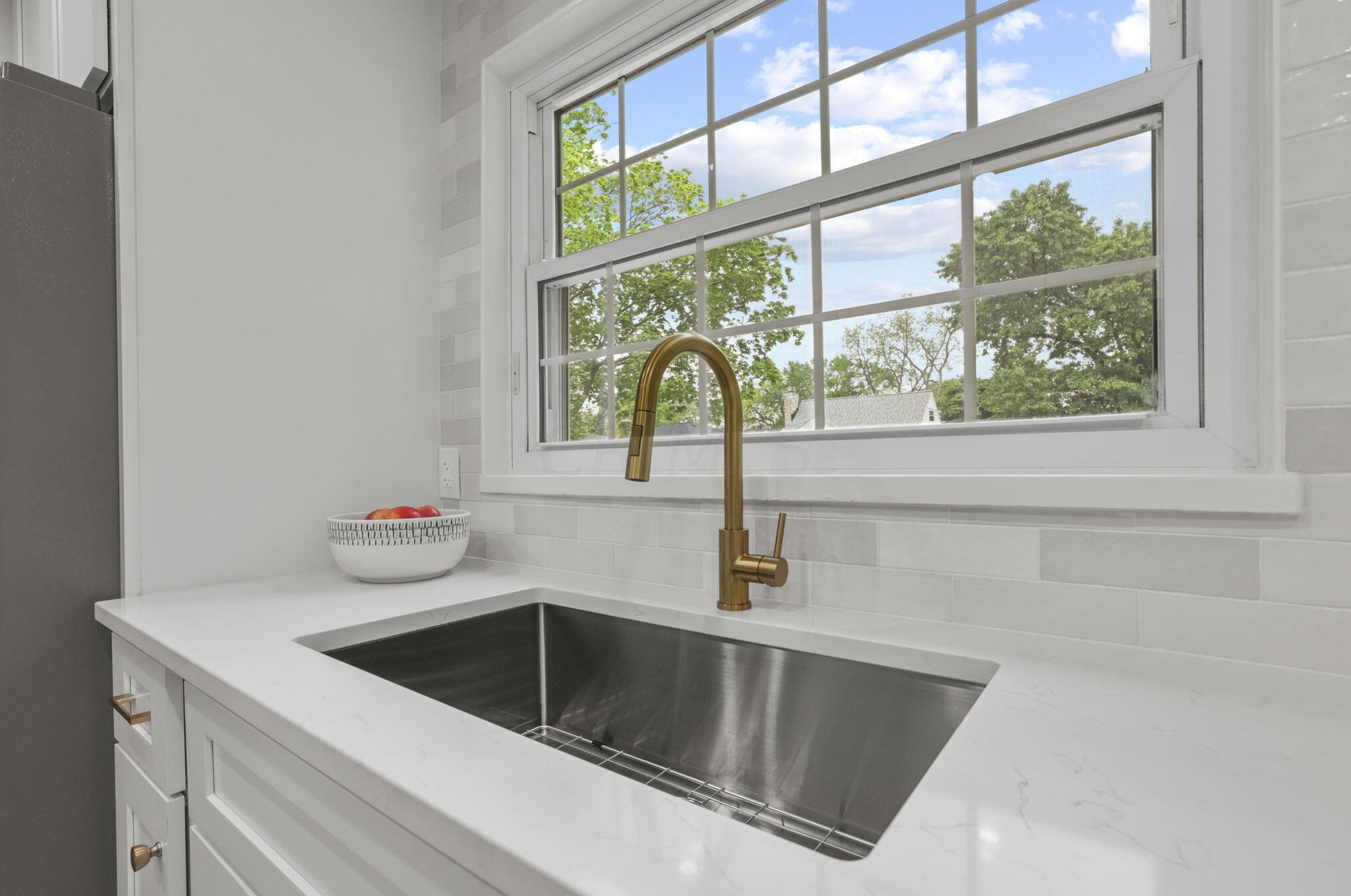 2056 Jervis Rd, Columbus OH  43221-2728 exterior