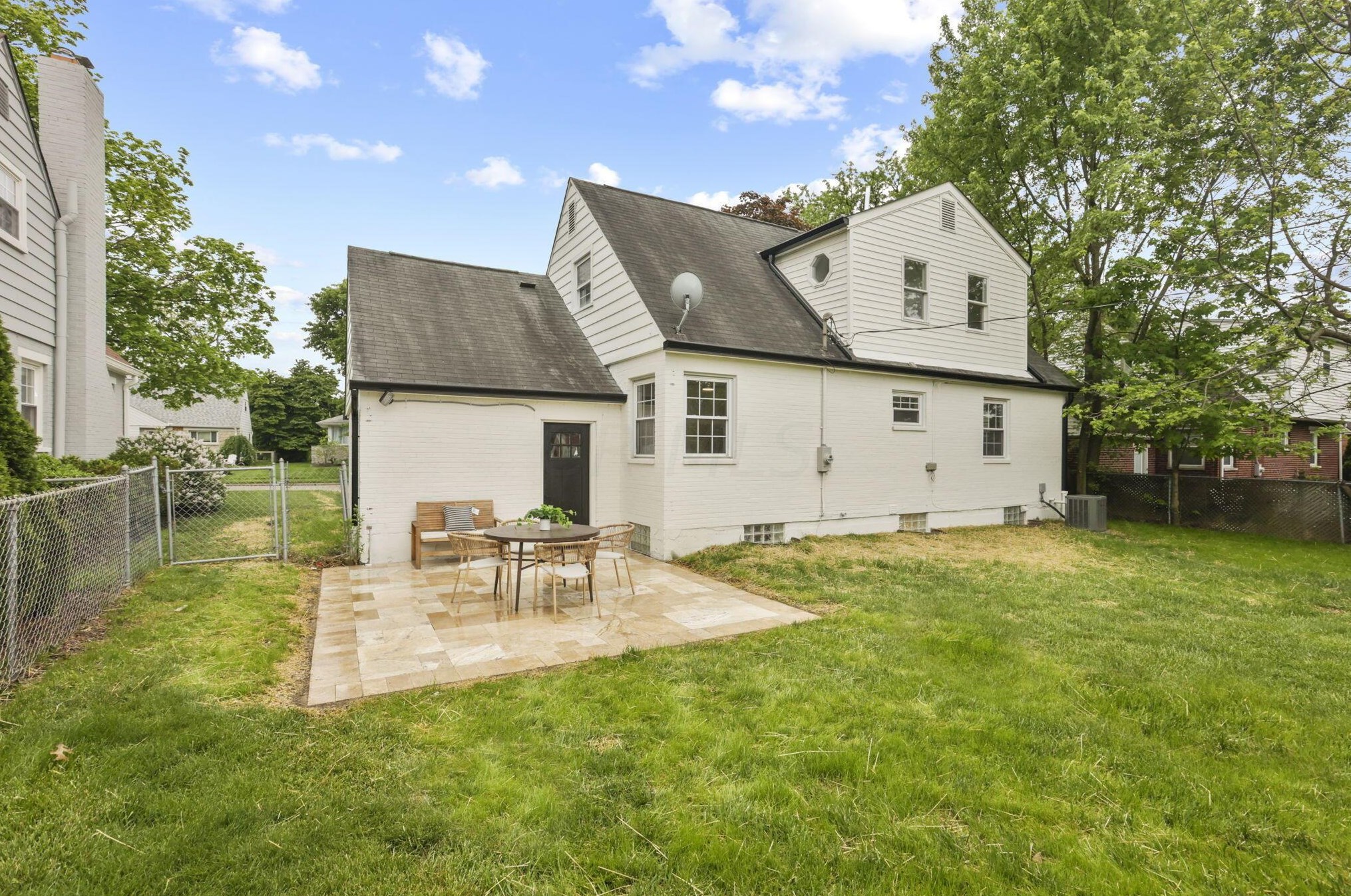 2056 Jervis Rd, Columbus OH  43221-2728 exterior