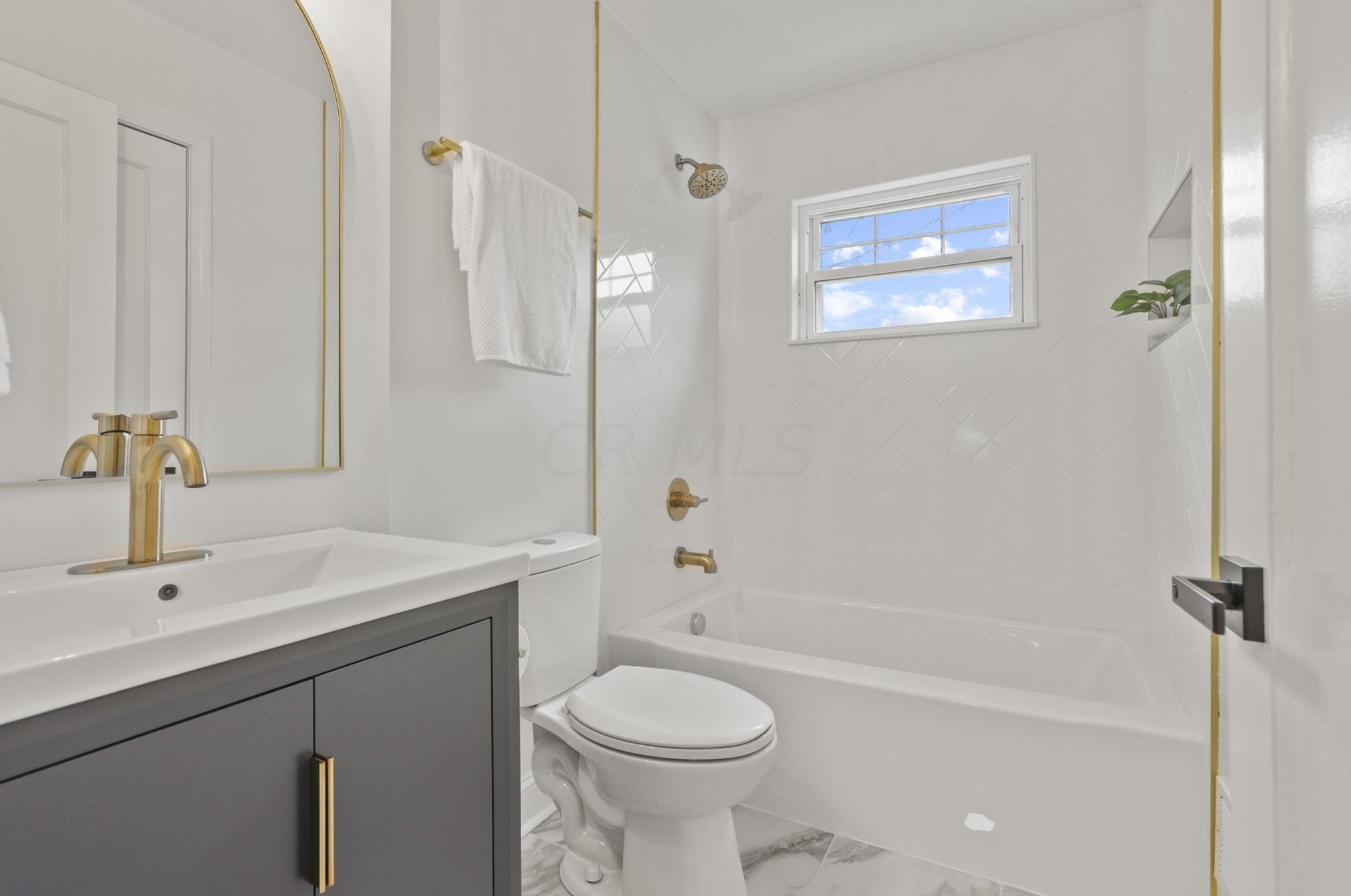 2056 Jervis Rd, Columbus OH  43221-2728 exterior