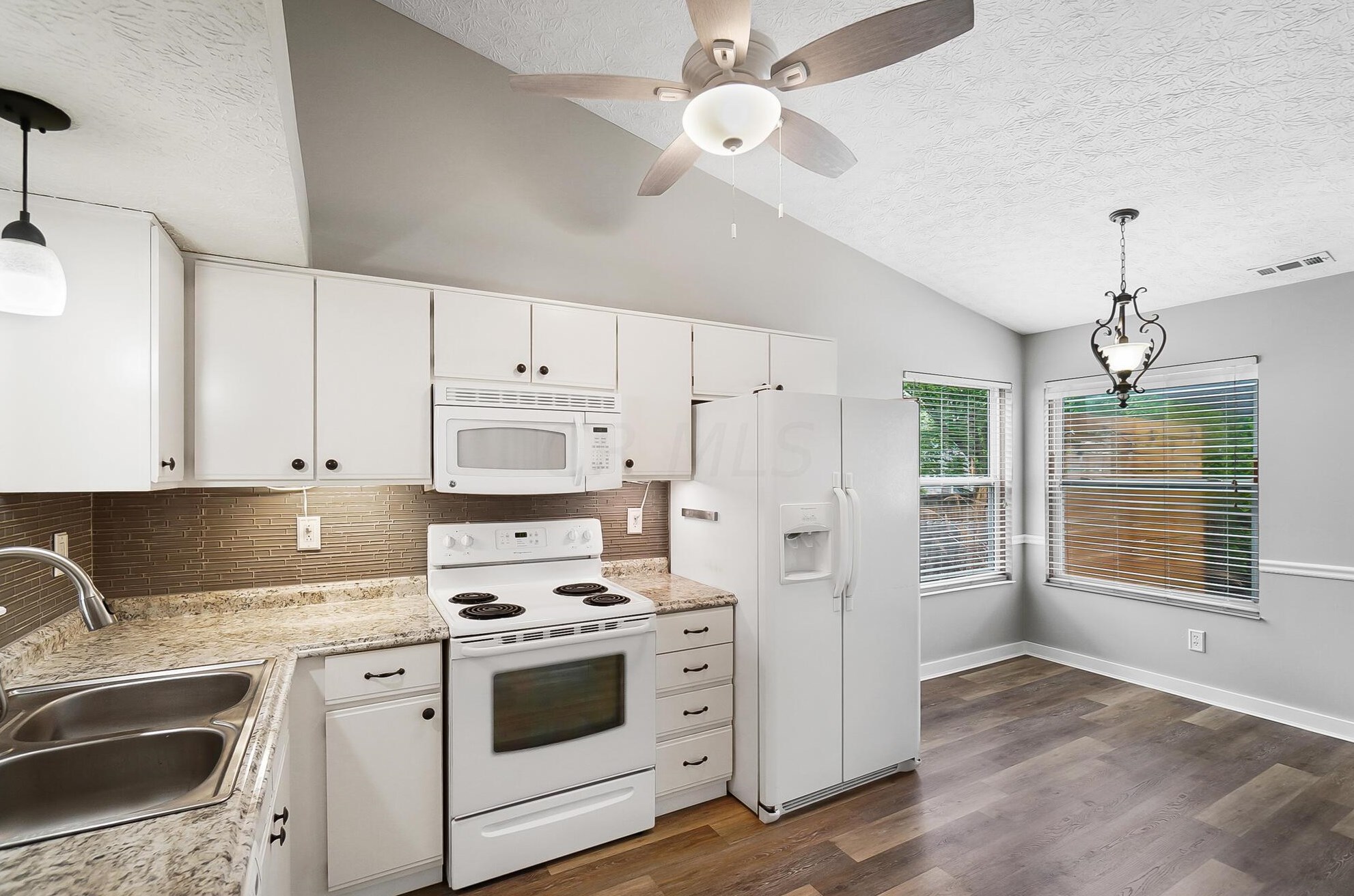 2338 Nottaway Ct, Darbydale OH  43123-1593 exterior