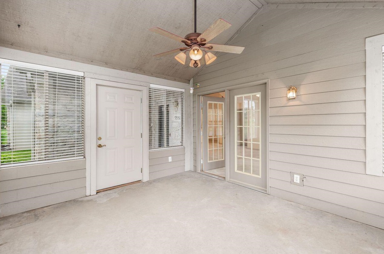 5551 Meadowood Ln, Westerville OH  43082-9463 exterior