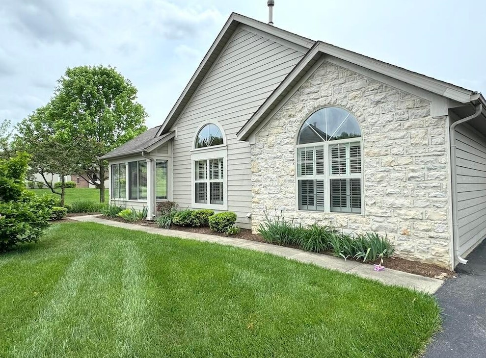 5551 Meadowood Ln, Westerville OH  43082-9463 exterior