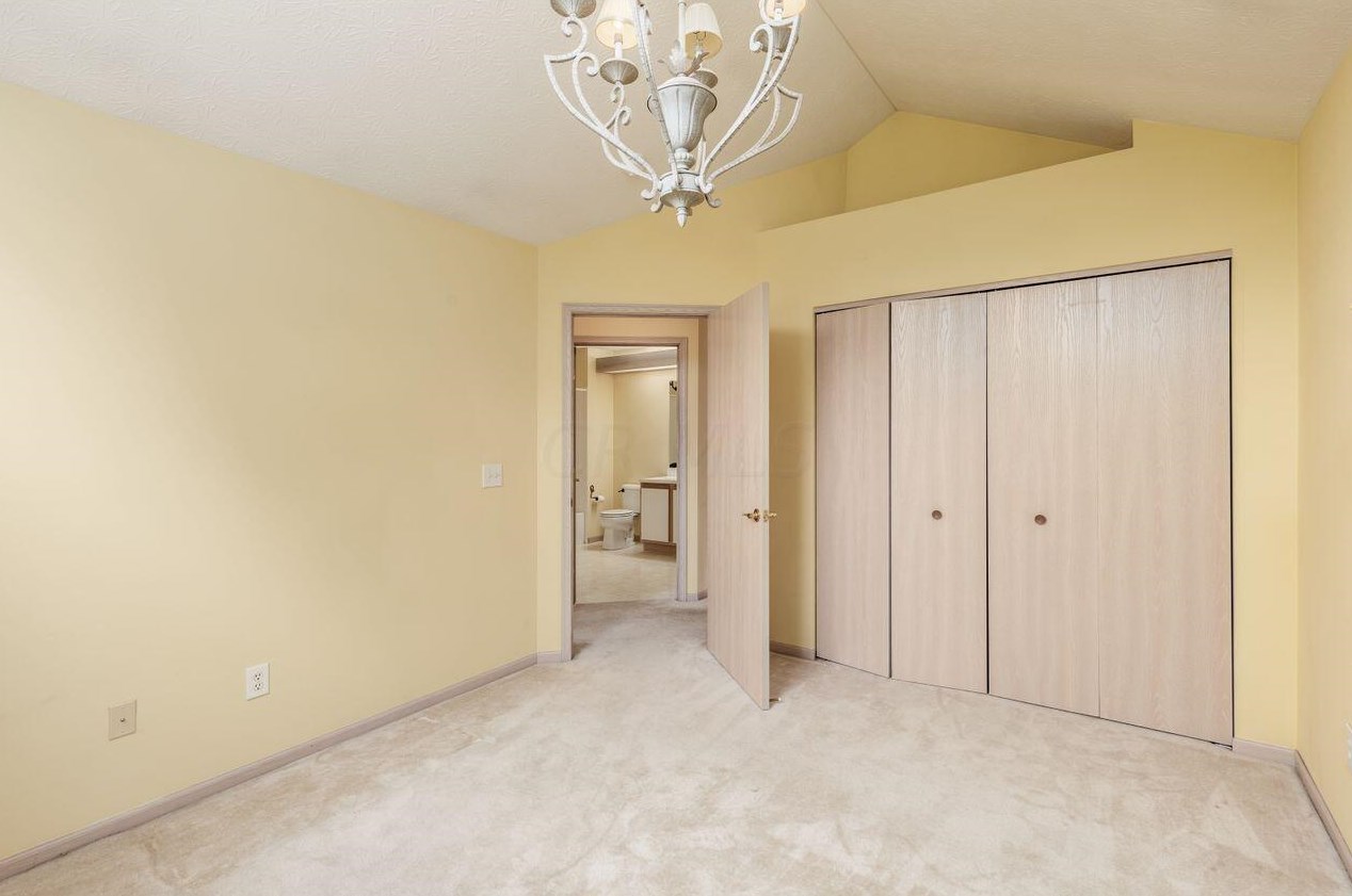 5551 Meadowood Ln, Westerville OH  43082-9463 exterior