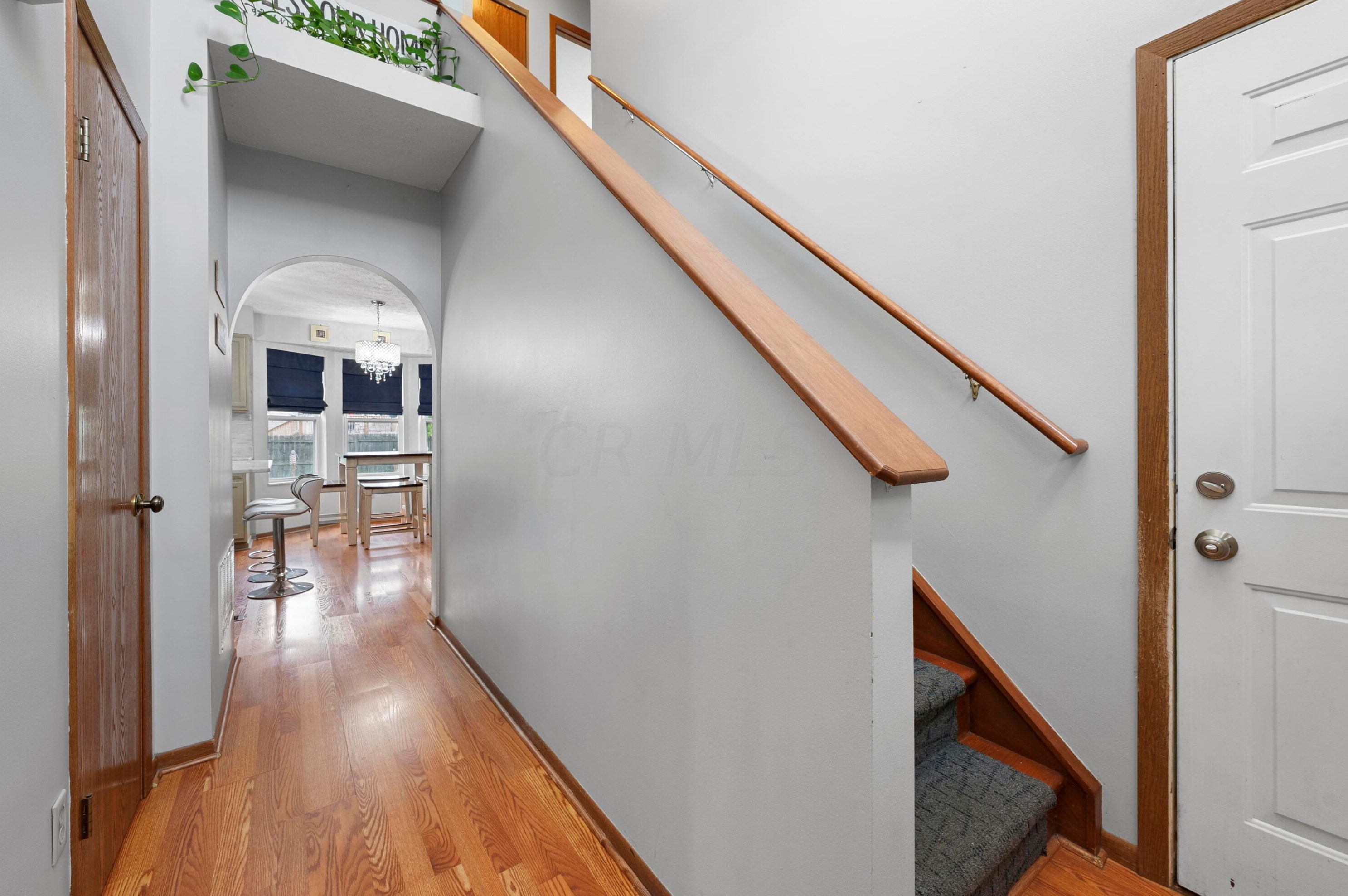 1559 Gardeau Ct, Columbus OH  43223-6227 exterior