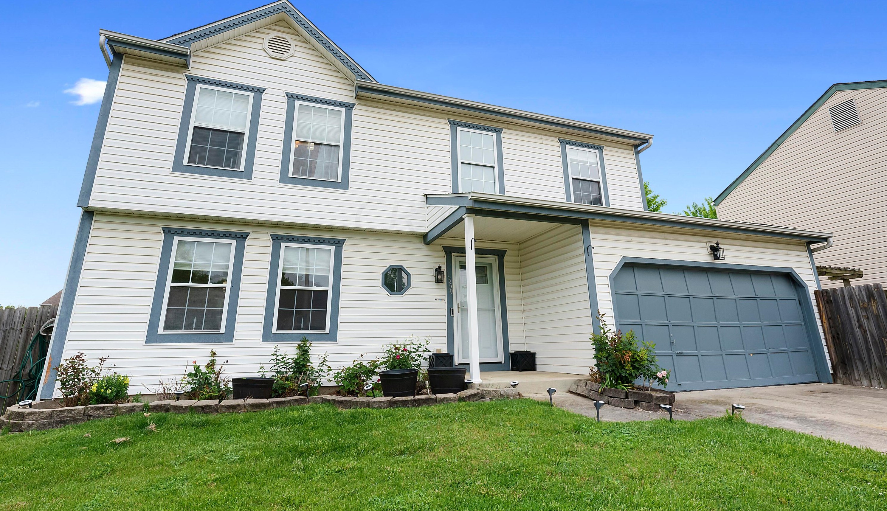 1559 Gardeau Ct, Columbus OH  43223-6227 exterior