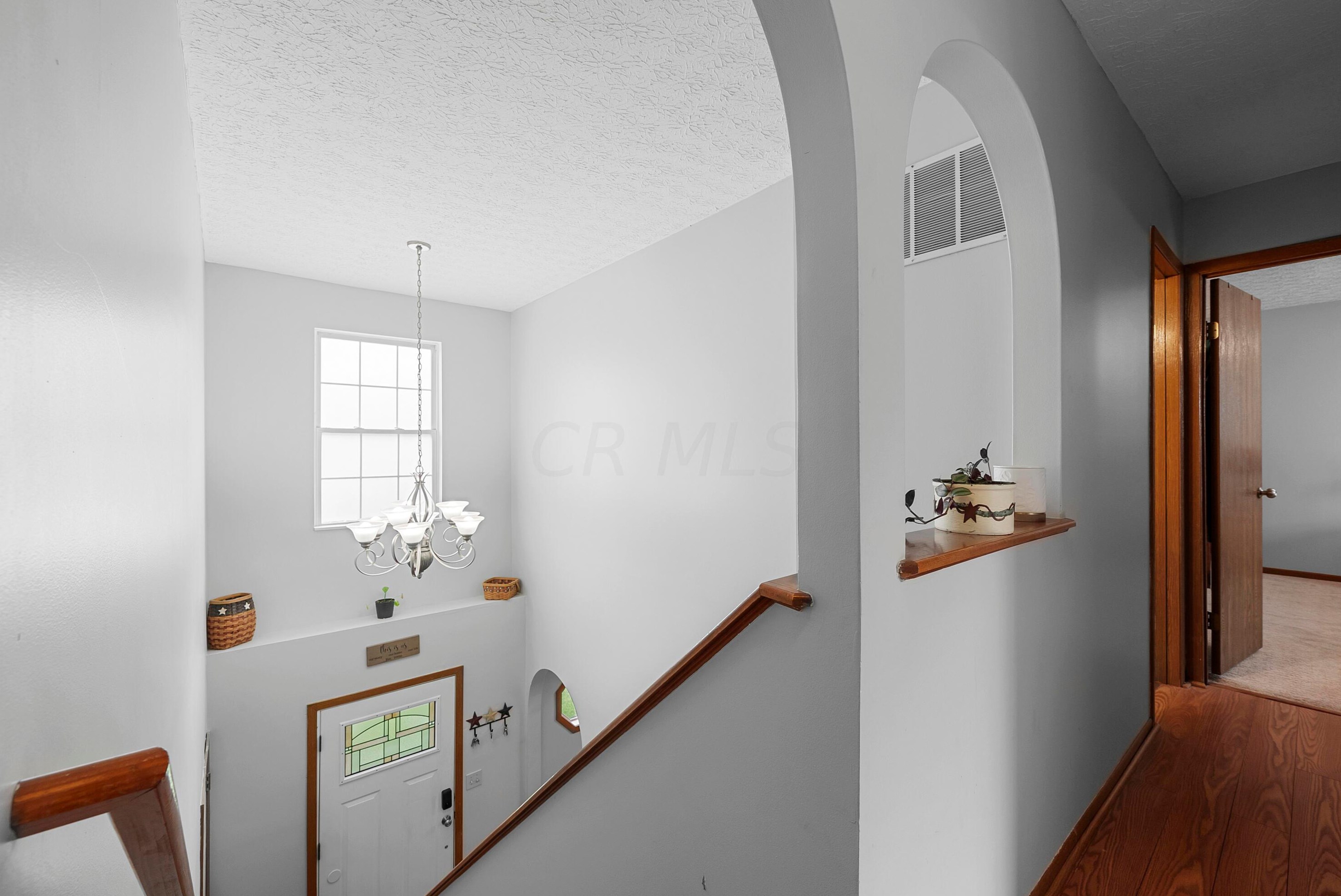 1559 Gardeau Ct, Columbus OH  43223-6227 exterior