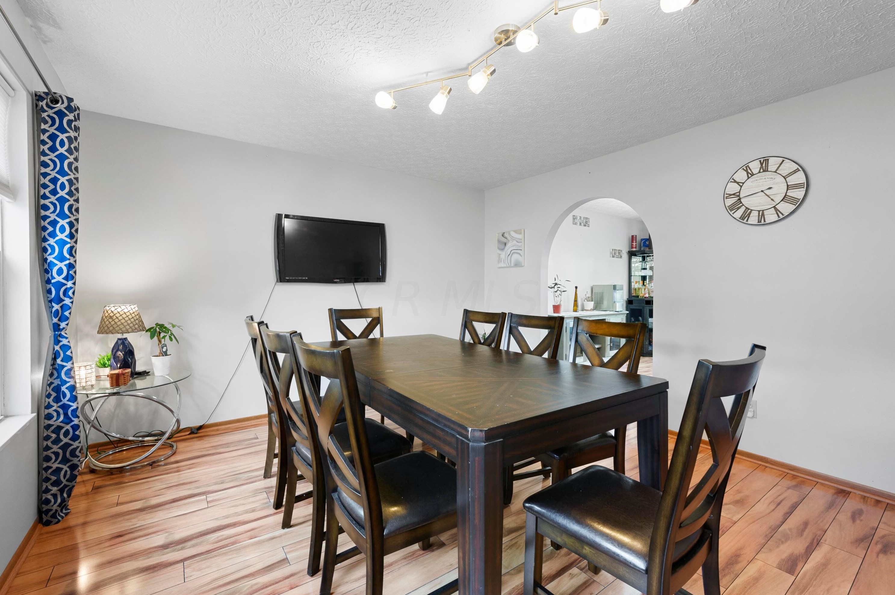 1559 Gardeau Ct, Columbus OH  43223-6227 exterior