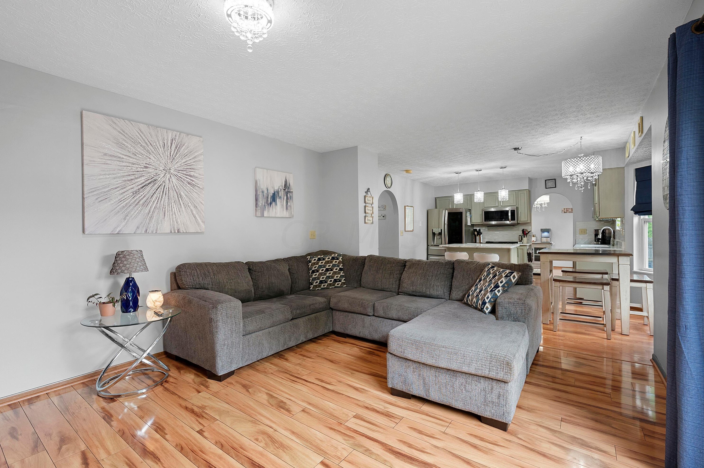 1559 Gardeau Ct, Columbus OH  43223-6227 exterior