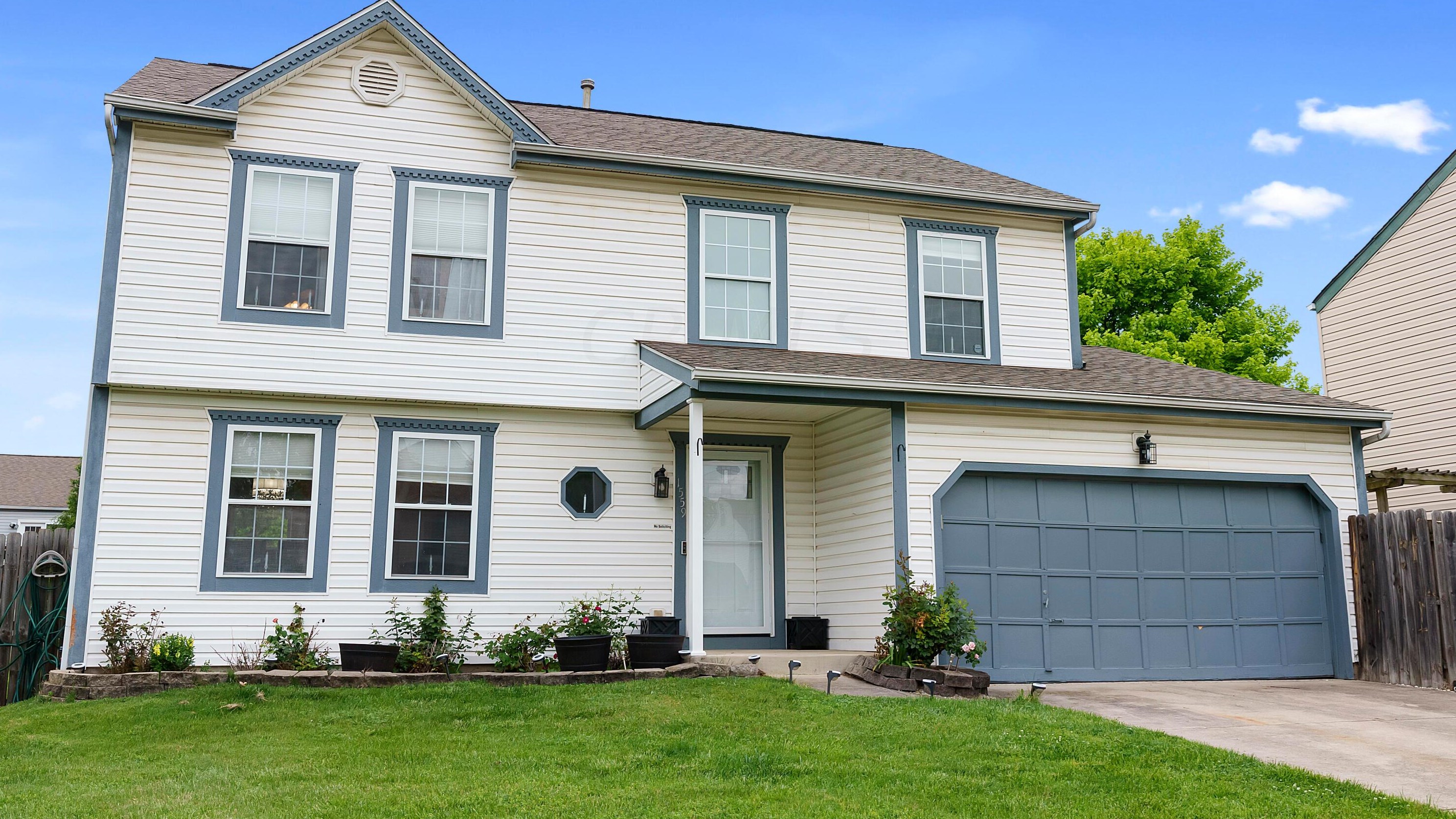 1559 Gardeau Ct, Columbus OH  43223-6227 exterior