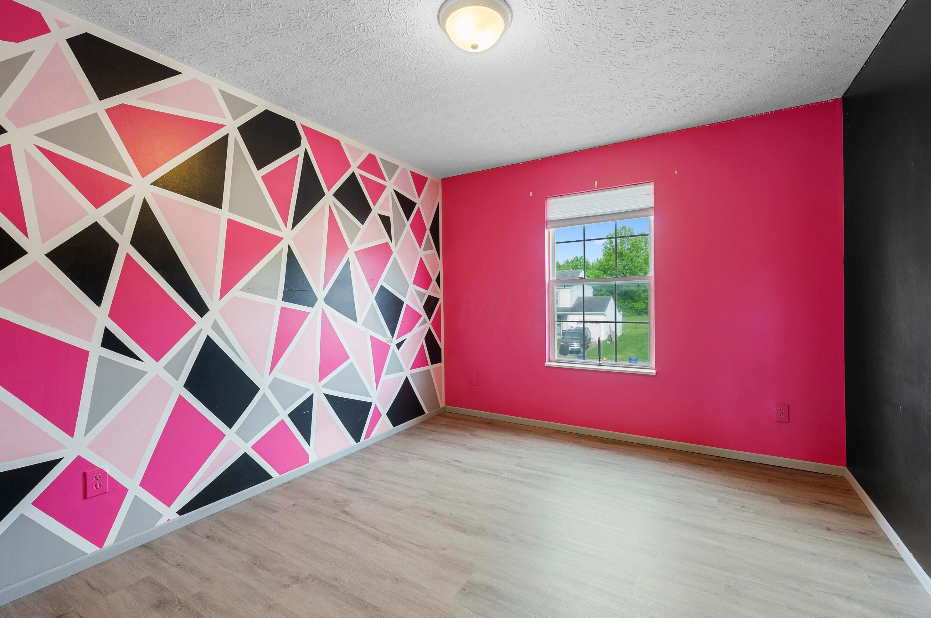 1559 Gardeau Ct, Columbus OH  43223-6227 exterior