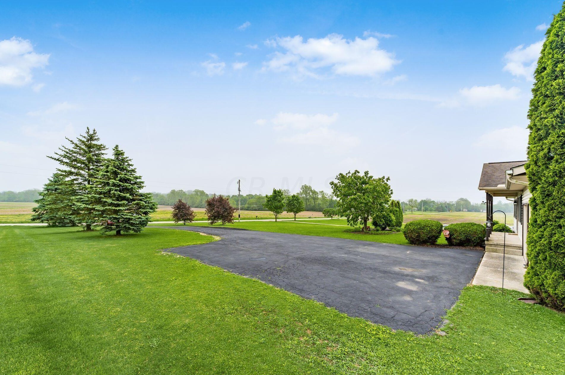7067 Justus Rd, Stoutsville, OH 43154-9786