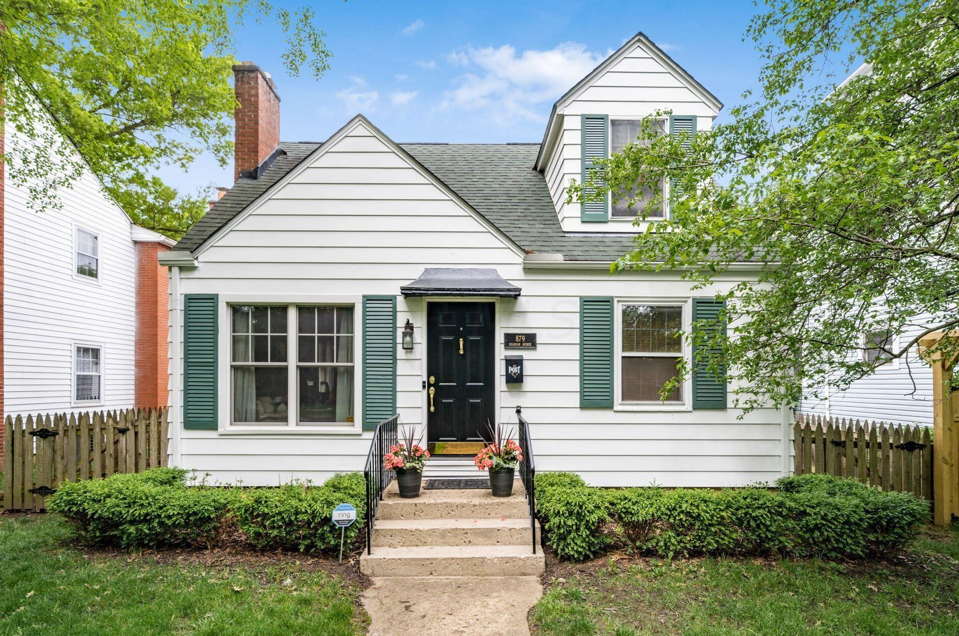 879 Grandon Ave, Columbus, OH 43209-2529