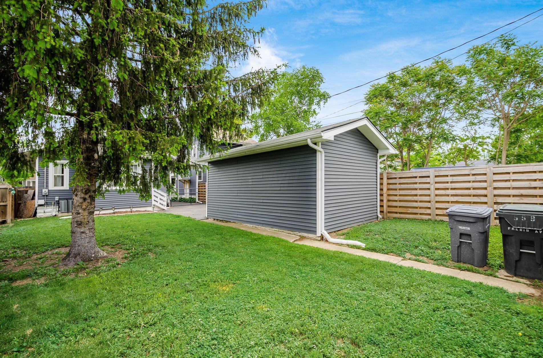 559 Frebis Ave, Columbus OH  43206-3749 exterior
