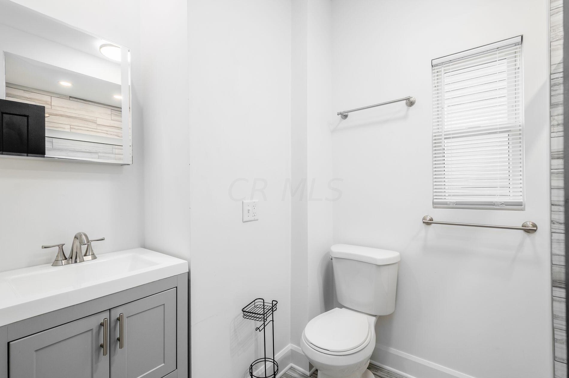 559 Frebis Ave, Columbus OH  43206-3749 exterior