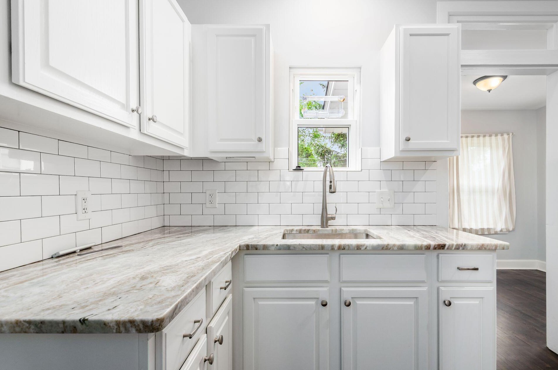 559 Frebis Ave, Columbus OH  43206-3749 exterior