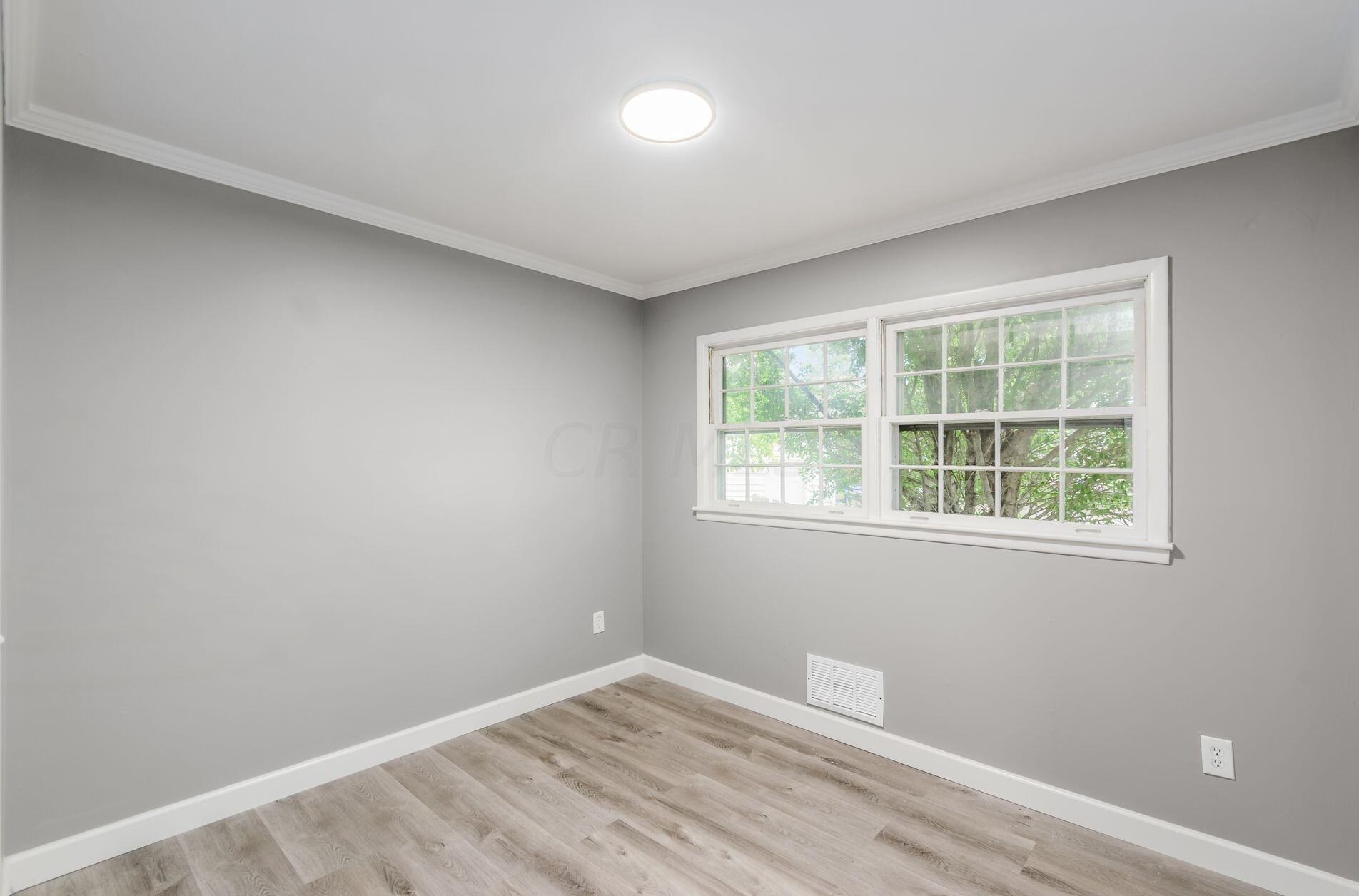 1094 Kenwick Rd, Columbus OH 43209-2582 exterior